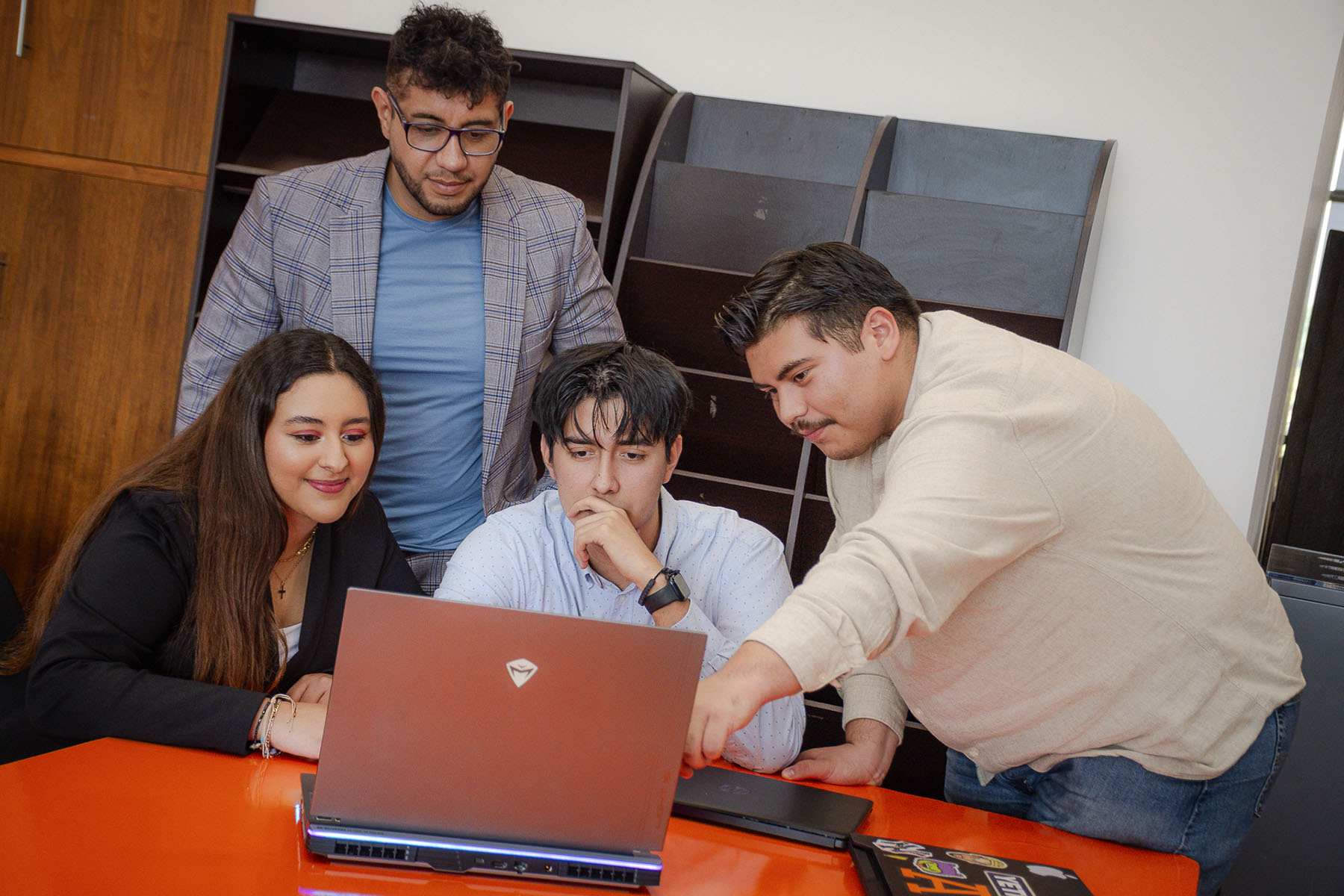 4 / 10 - Alumnos Innovaron en la Rehabilitación de Pacientes con Artritis y Artroplastias