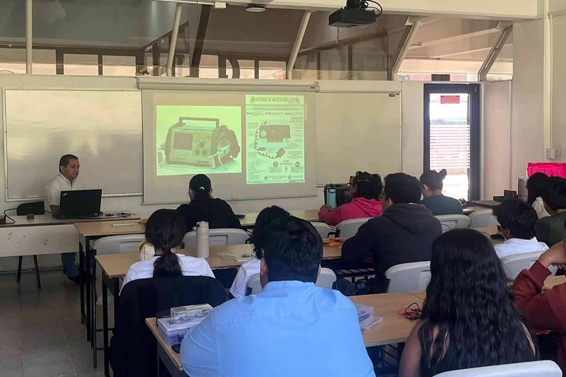 5 / 5 - Tercer Simposio de Ingeniería Biomédica 5 / 5 - Tercer Simposio de Ingeniería Biomédica