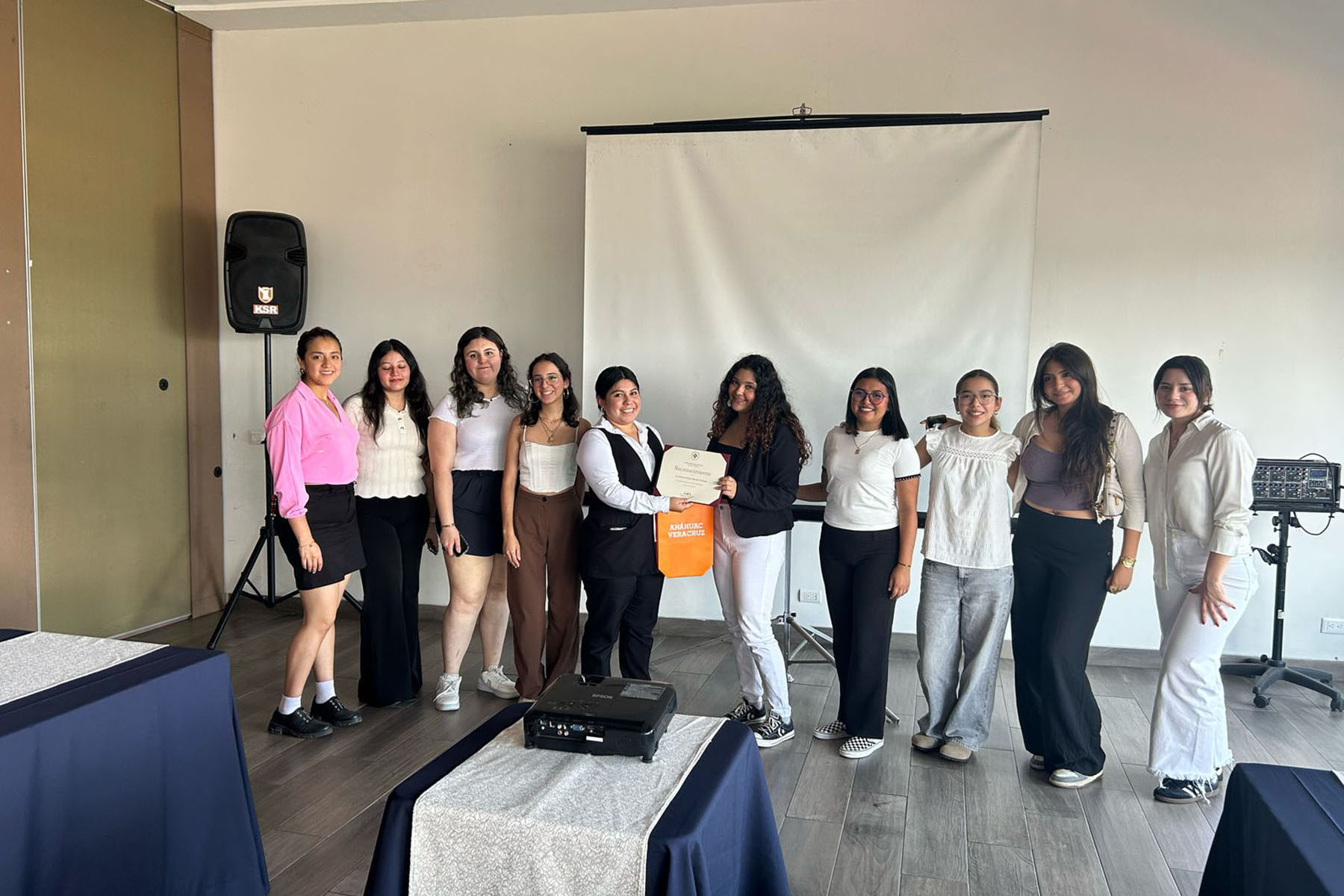 1 / 4 - Una Experiencia Práctica para los Estudiantes de Turismo Internacional