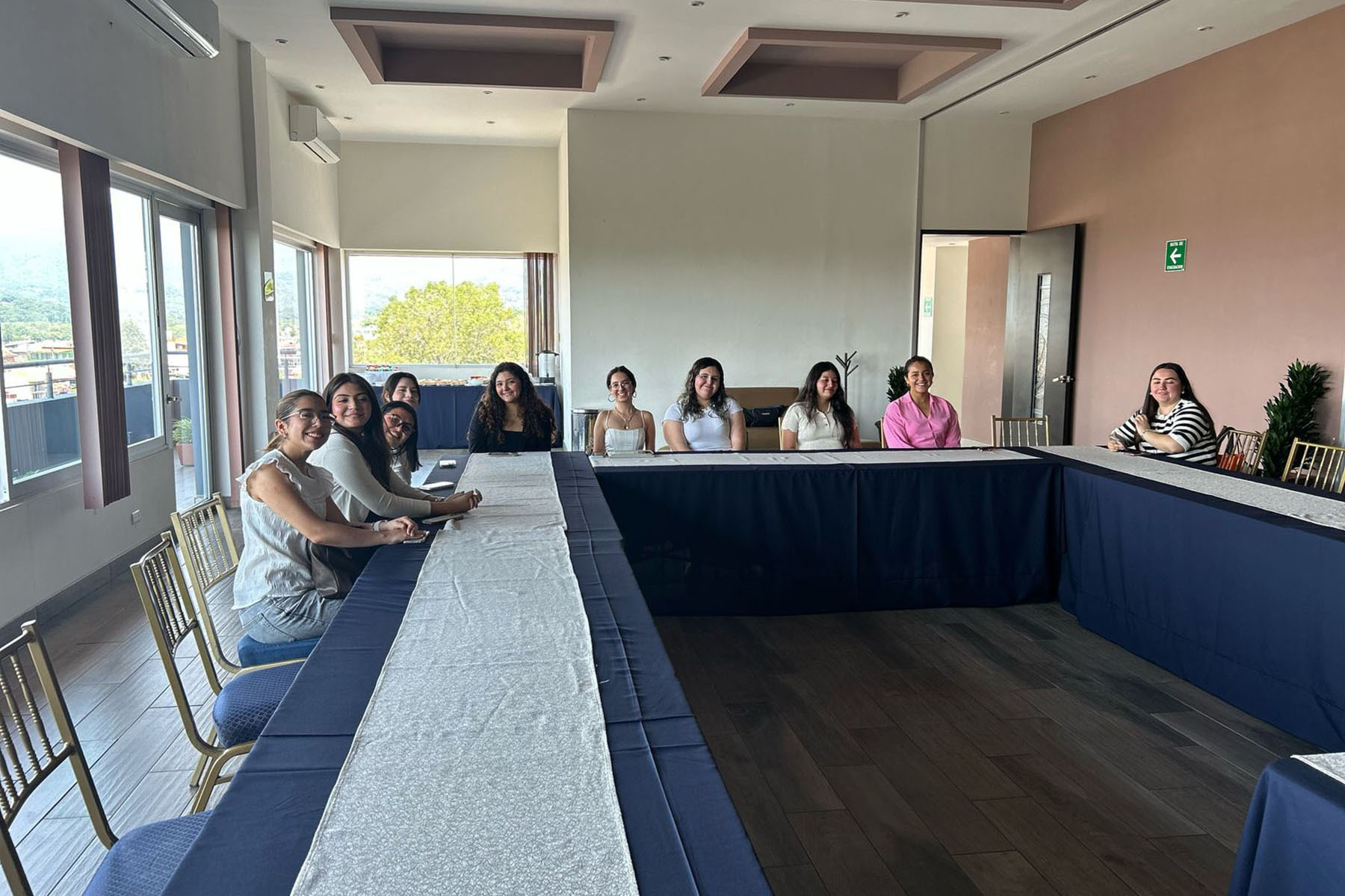 2 / 4 - Una Experiencia Práctica para los Estudiantes de Turismo Internacional
