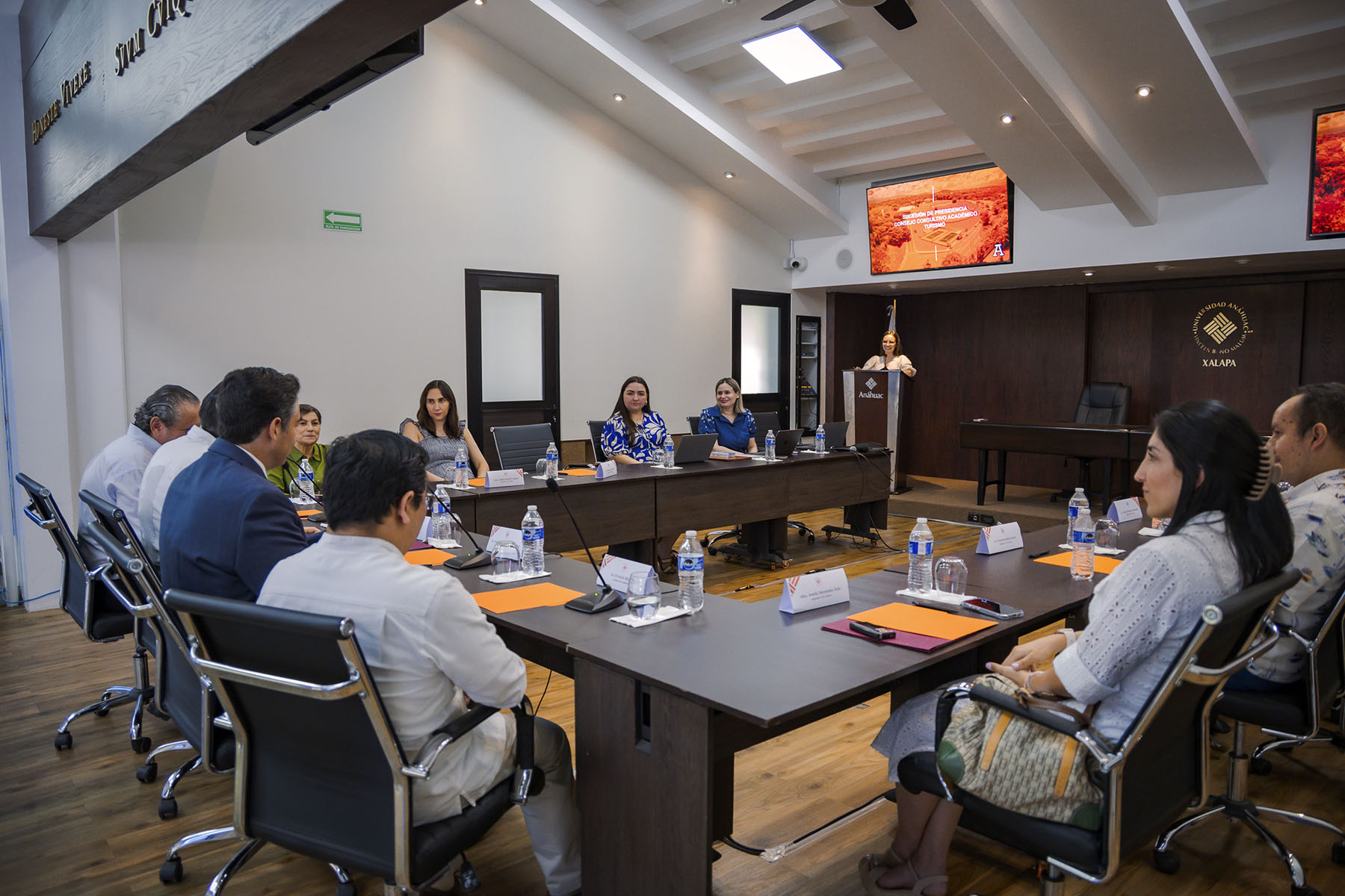 6 / 10 - Sucesión de Presidencia del Consejo Consultivo Académico de Turismo Internacional