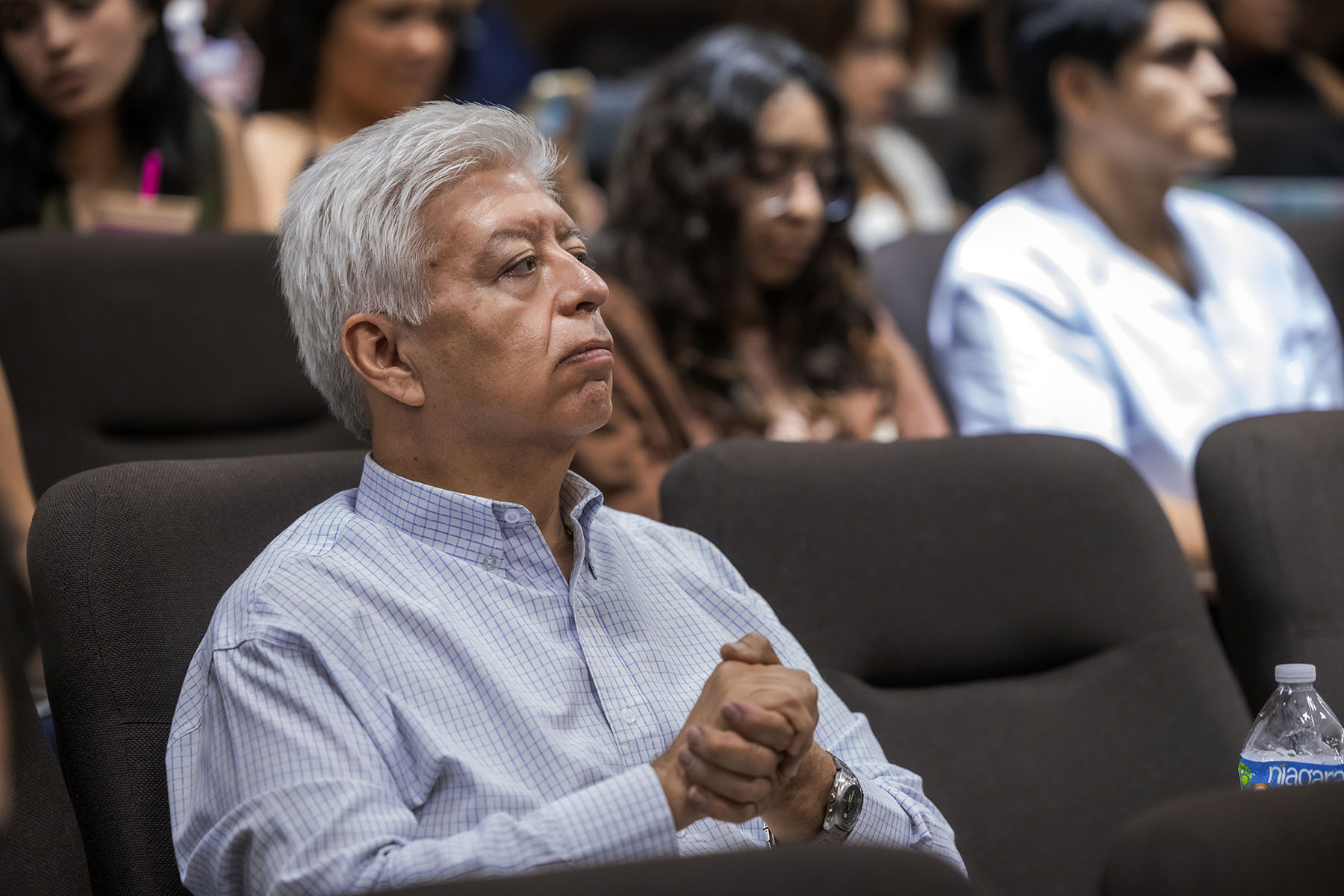 12 / 28 - Visita de la Embajada de Indonesia