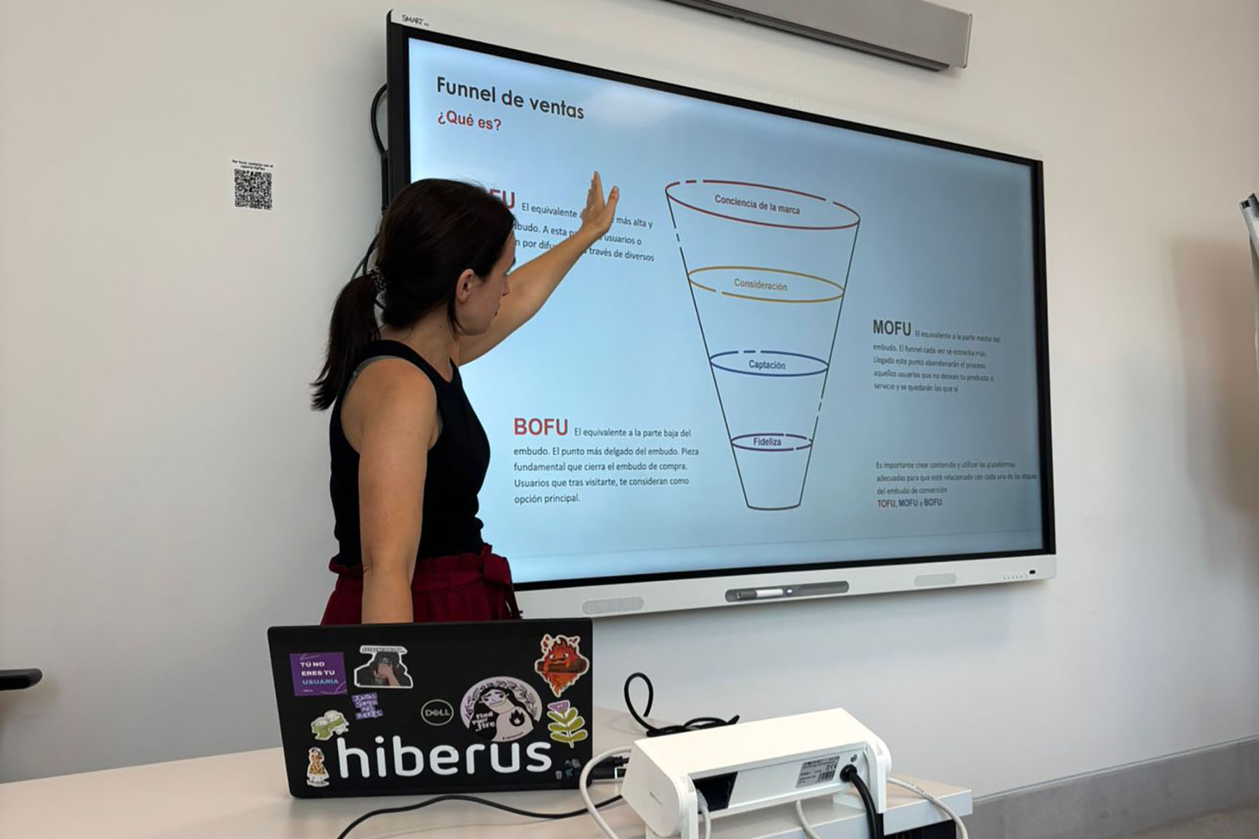 12 / 12 - Esmeralda Castillo Participa en Curso Internacional de Marketing Digital