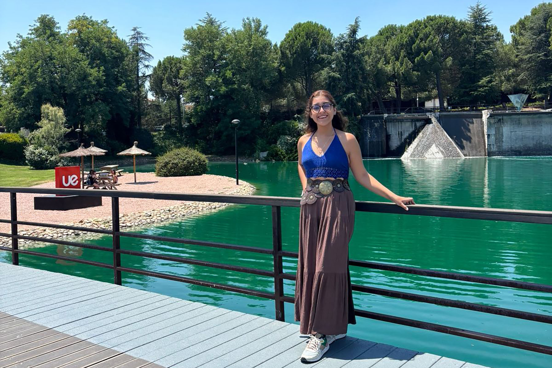 1 / 12 - Esmeralda Castillo Participa en Curso Internacional de Marketing Digital