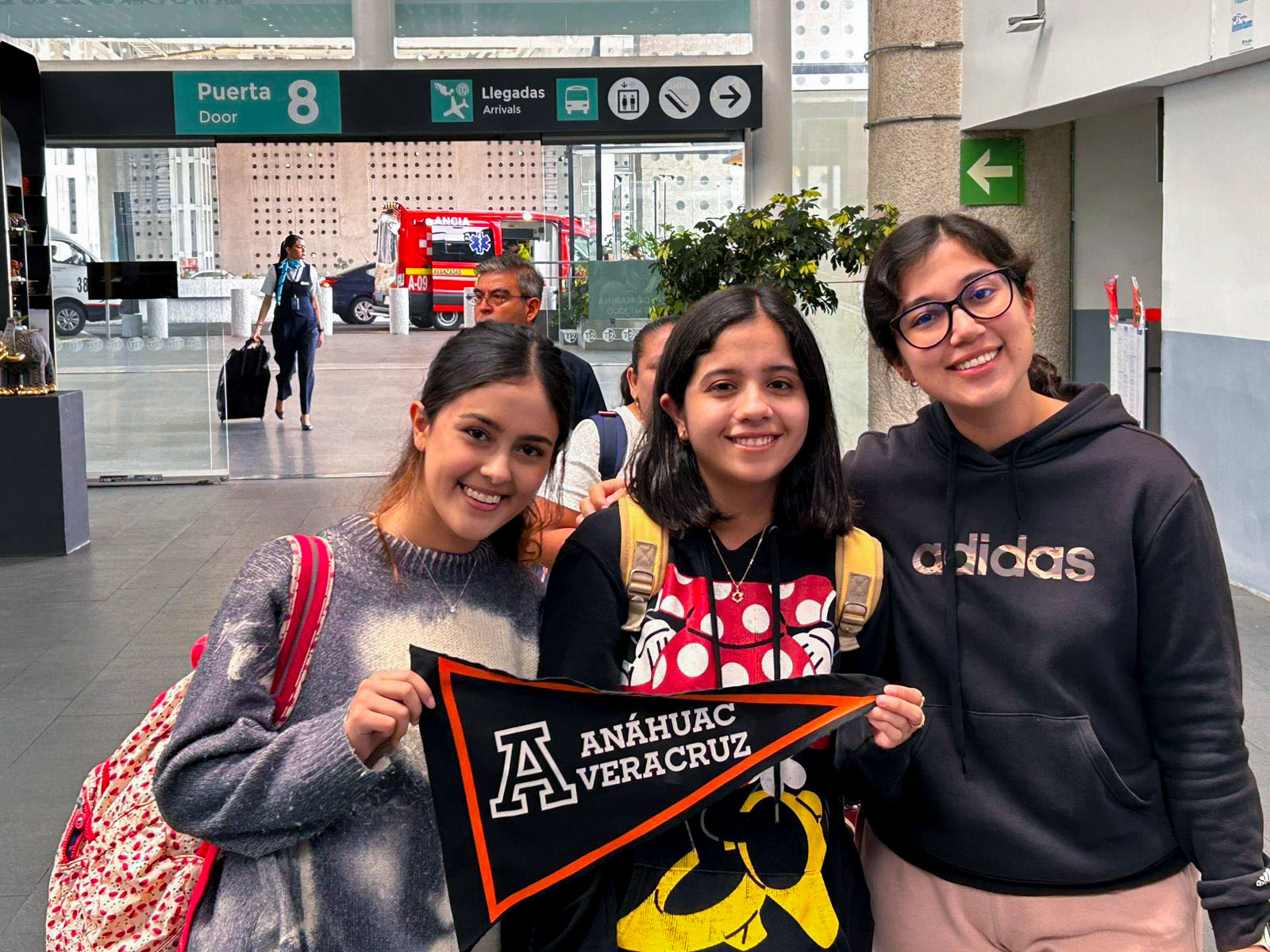 2 / 24 - Alumnos Anáhuac Participan en el Programa de Intercambio Cultural de Disney 2 / 24 - Alumnos Anáhuac Participan en el Programa de Intercambio Cultural de Disney