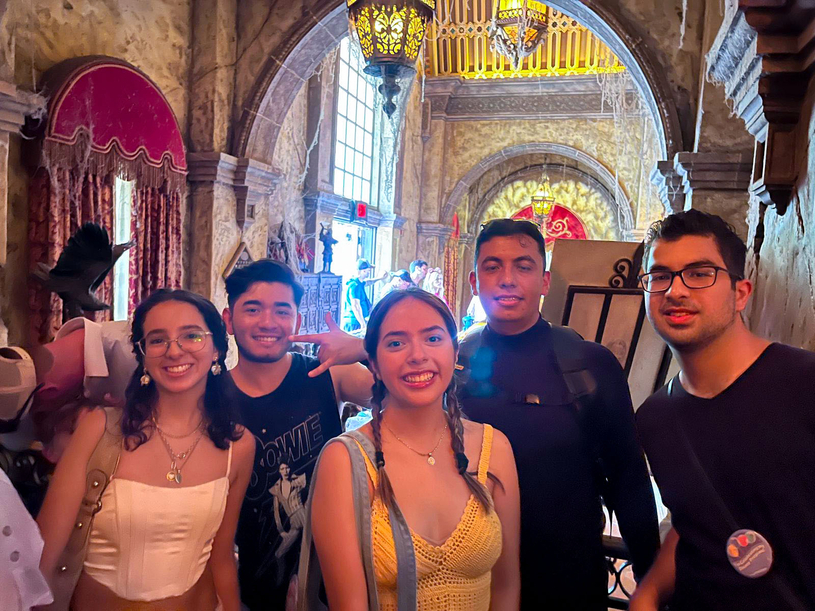 21 / 24 - Alumnos Anáhuac Participan en el Programa de Intercambio Cultural de Disney 21 / 24 - Alumnos Anáhuac Participan en el Programa de Intercambio Cultural de Disney