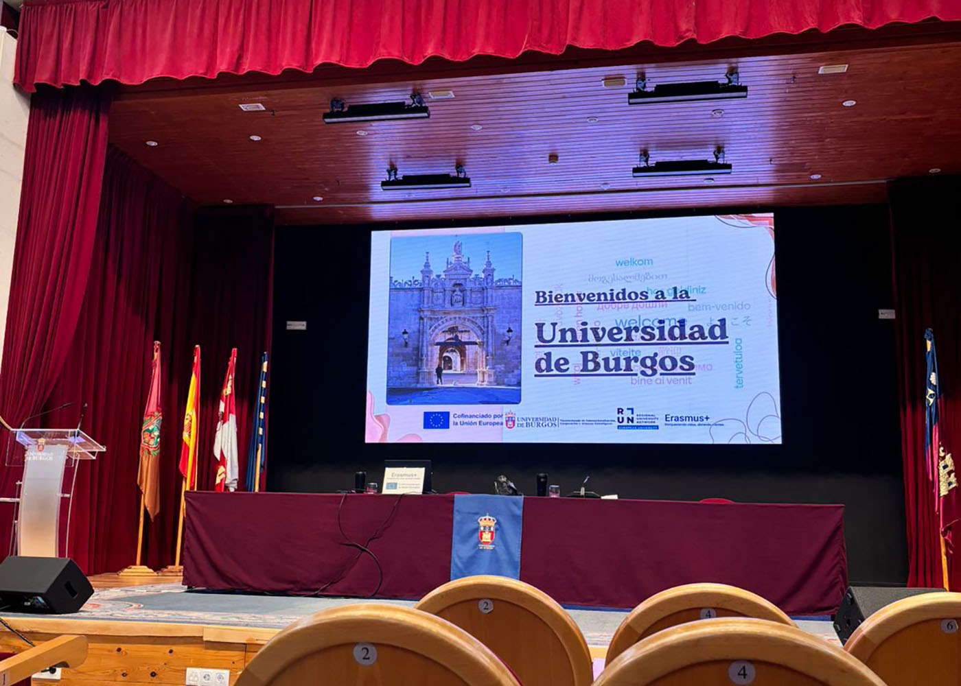 13 / 45 - Bienvenidos de Regreso: Alumnos de Intercambio 202510