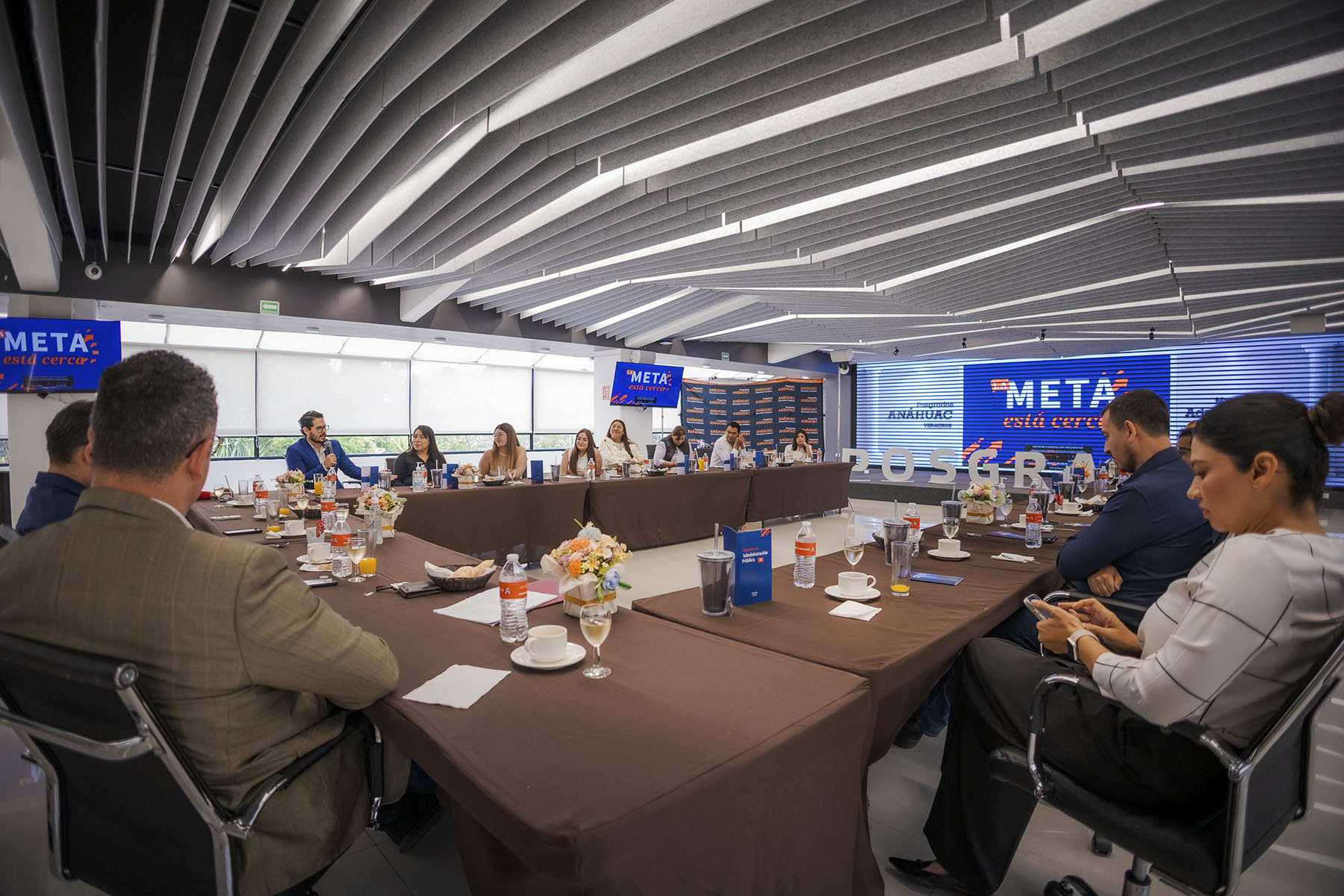 23 / 62 - La Meta Está Cerca: Clausura de la Maestría en Administración Pública