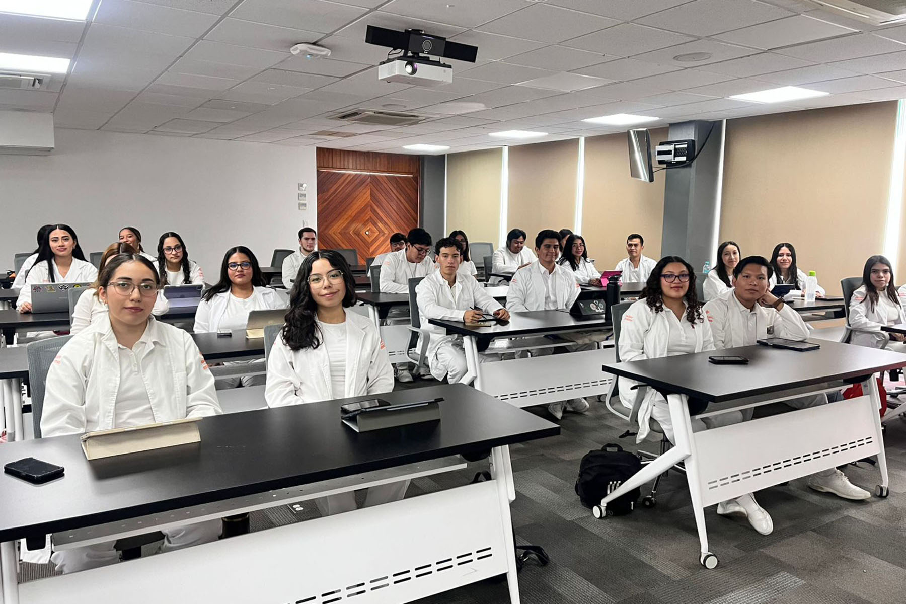 6 / 9 - Cursos de Verano Internacionales para Alumnos de Médico Cirujano 6 / 9 - Cursos de Verano Internacionales para Alumnos de Médico Cirujano