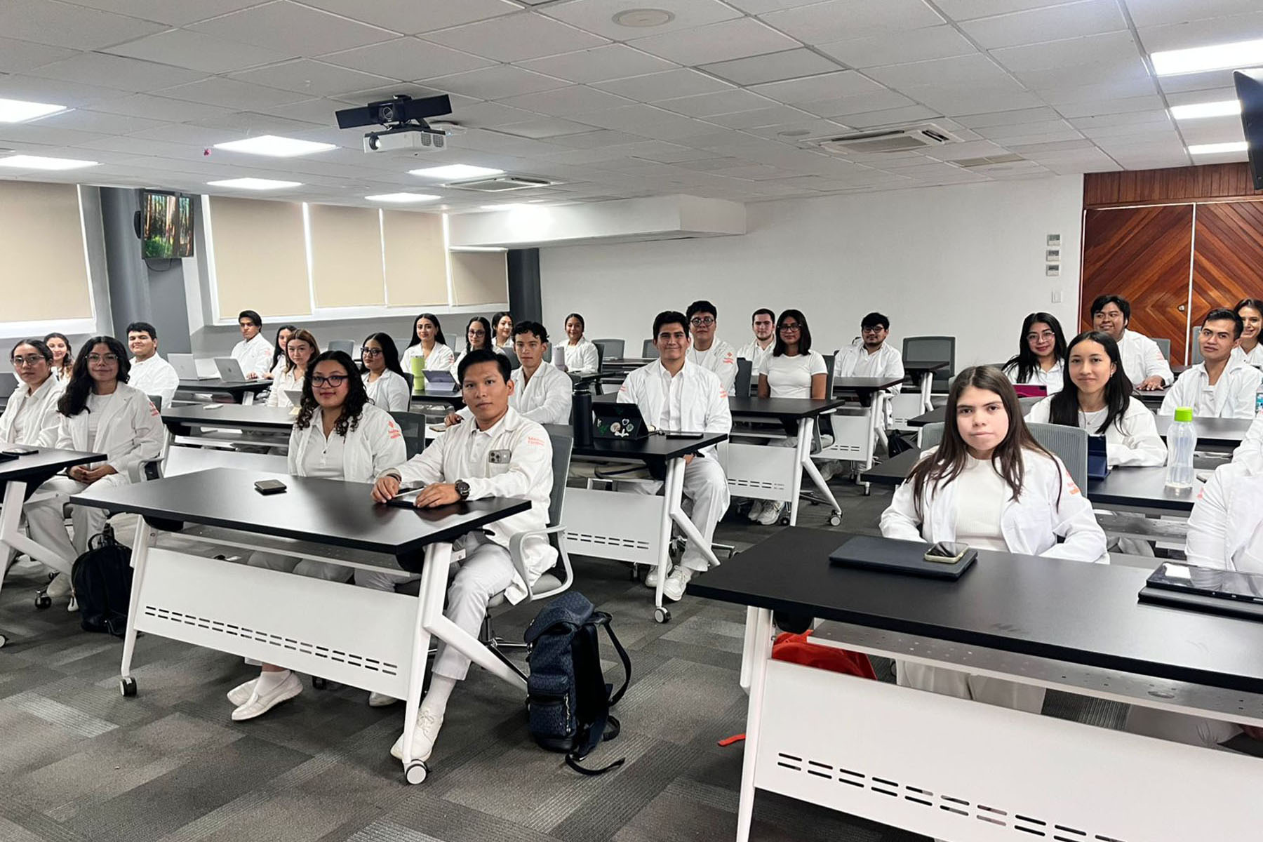 7 / 9 - Cursos de Verano Internacionales para Alumnos de Médico Cirujano 7 / 9 - Cursos de Verano Internacionales para Alumnos de Médico Cirujano