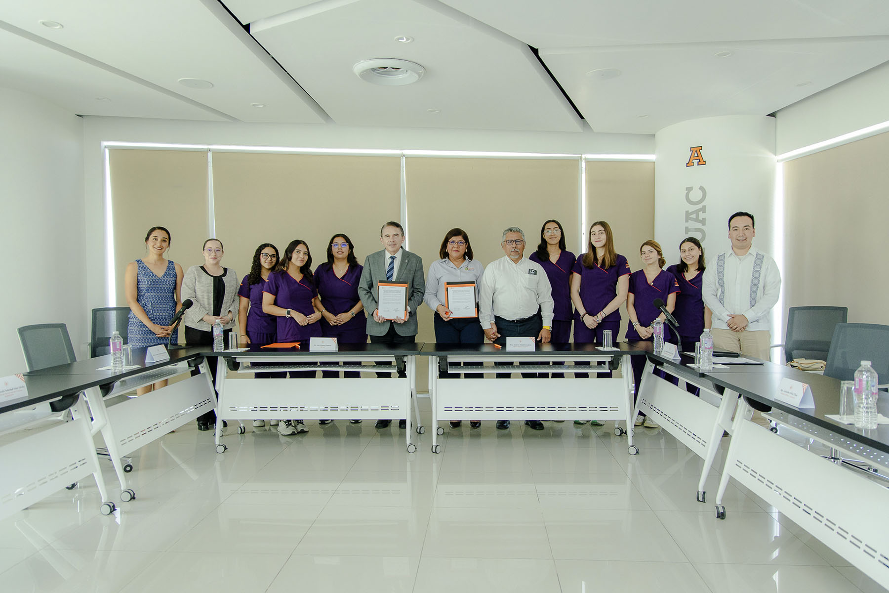 12 / 16 - Firma de Convenio con Xiimbal Weetel A.C.