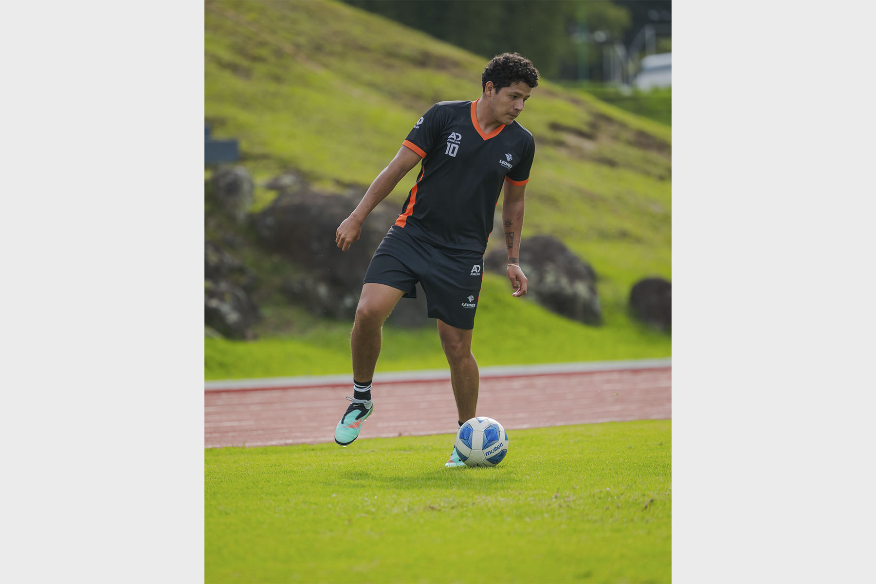6 / 7 - Leones Confirma su Debut en la Conferencia Nacional de Fútbol Soccer