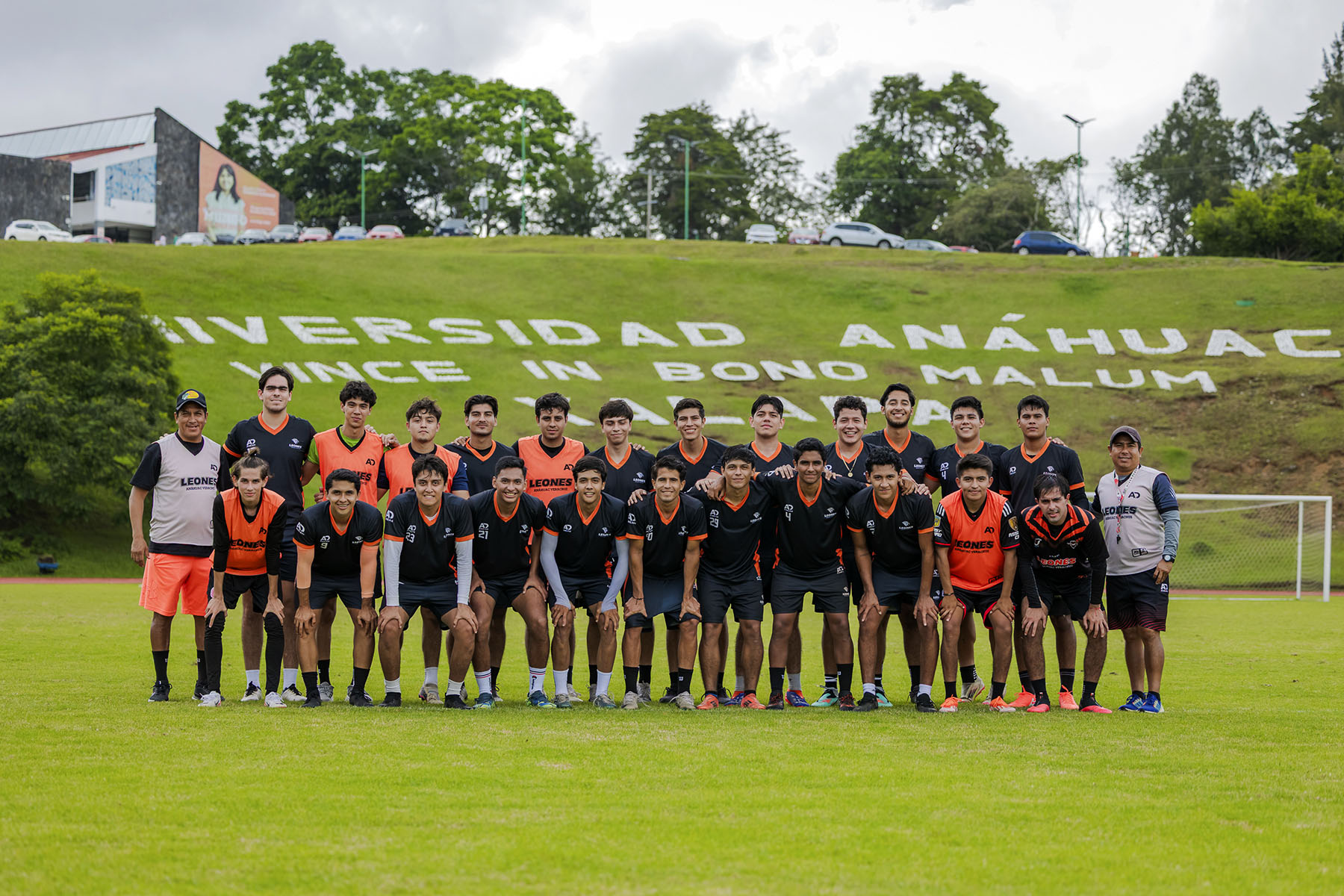 1 / 7 - Leones Confirma su Debut en la Conferencia Nacional de Fútbol Soccer