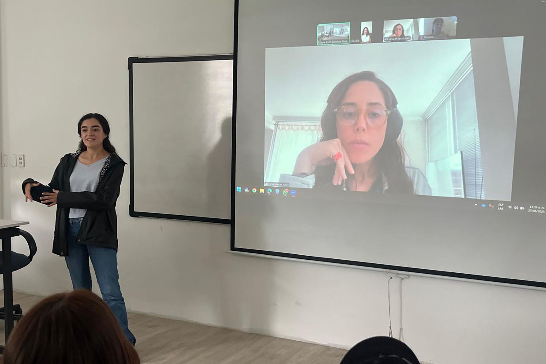 4 / 7 - Inspiración: Charla Entre Estudiantes y Consejo Consultivo de Diseño