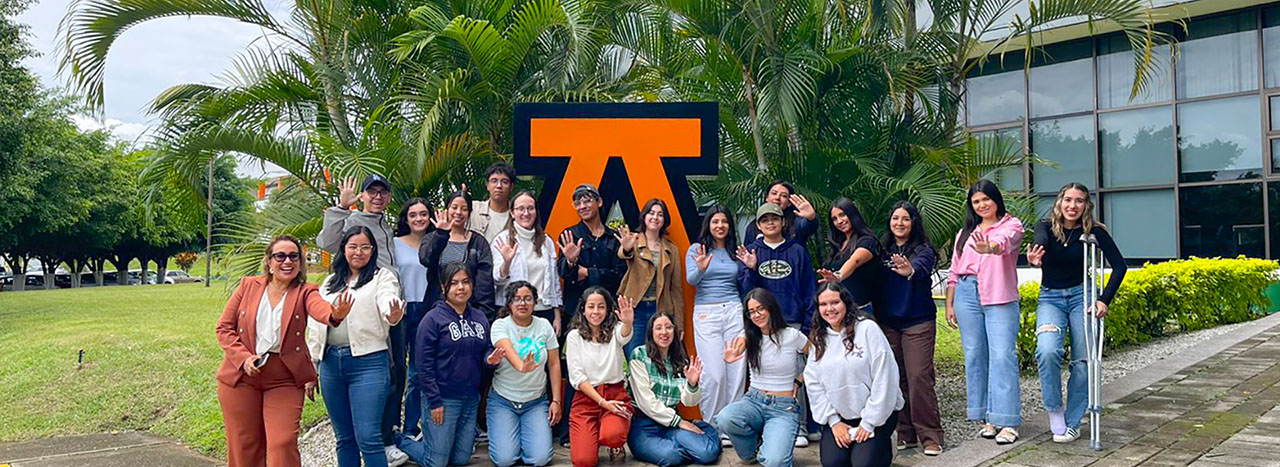 Inspiración: Charla Entre Estudiantes y Consejo Consultivo de Diseño