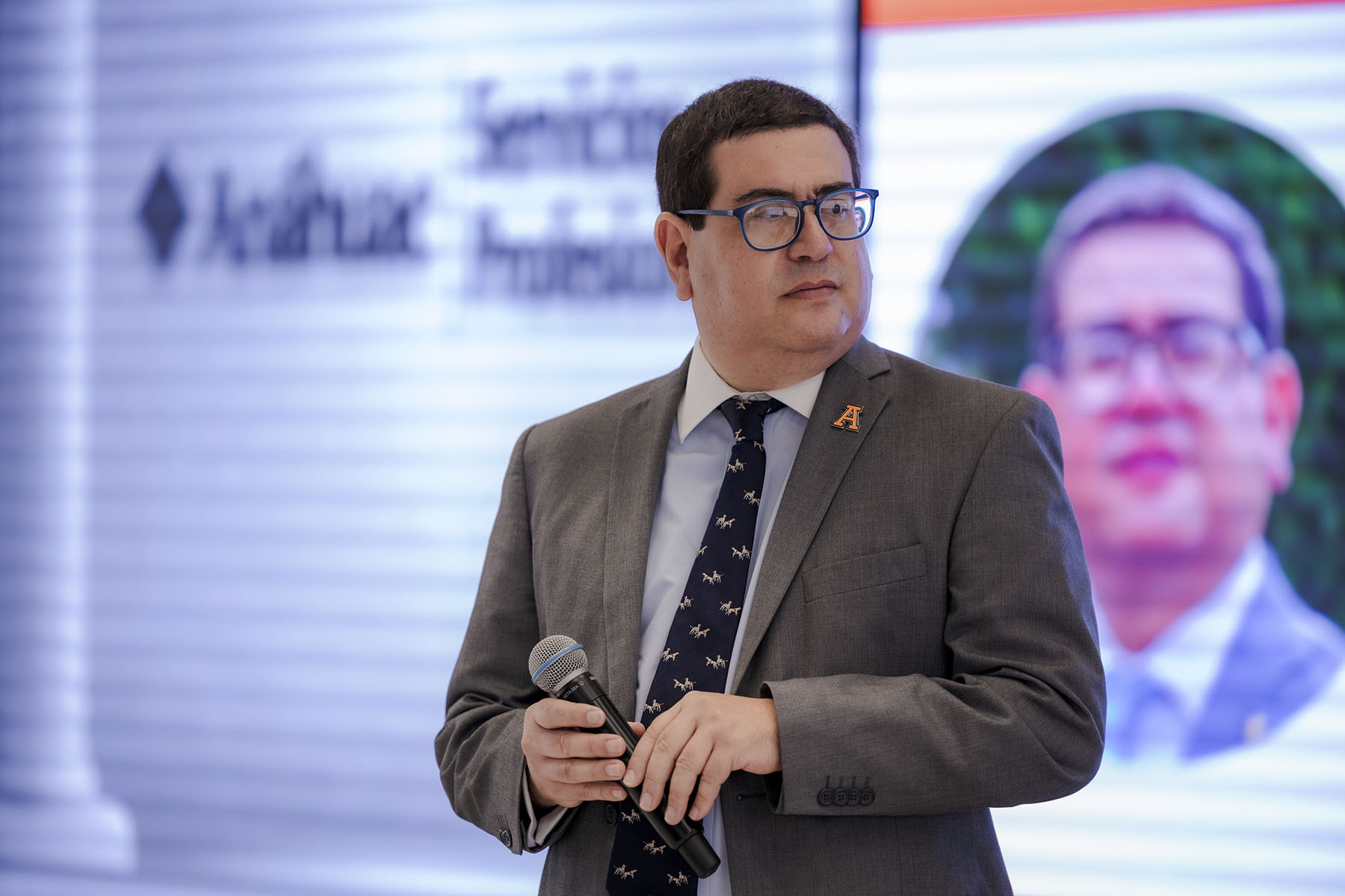12 / 16 - Conferencia: Libera el Potencial de tu Empresa y CRECE