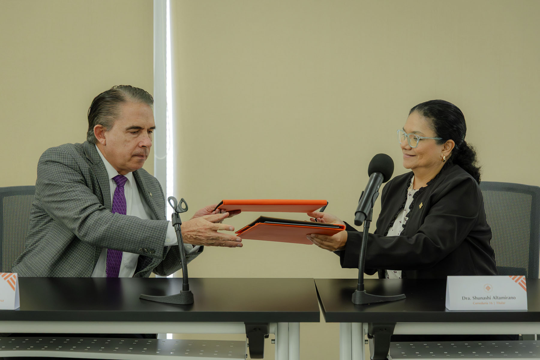 7 / 16 - Firma de Convenio con la Correduría Pública 16 de Córdoba