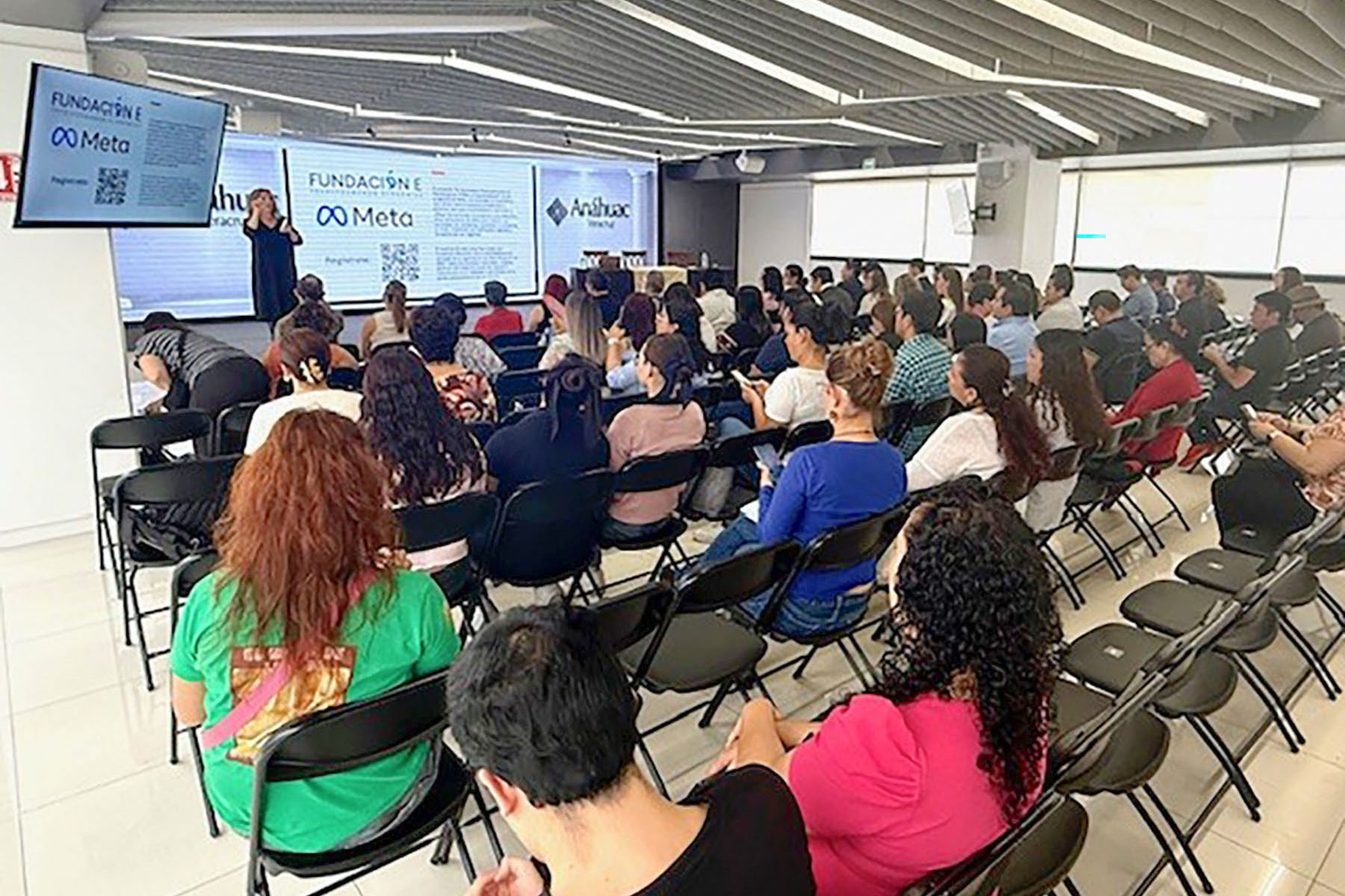 3 / 6 - Inteligencia Artificial Generativa: Potencializando el Marketing de PYMES y Emprendedores