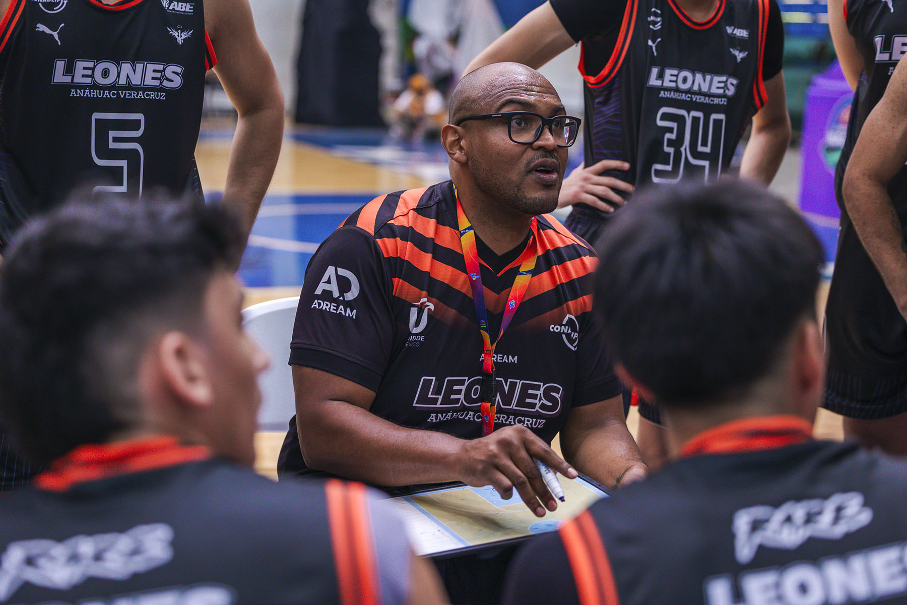 3 / 6 - Leones se Alista para Debutar en la División I de la Liga ABE