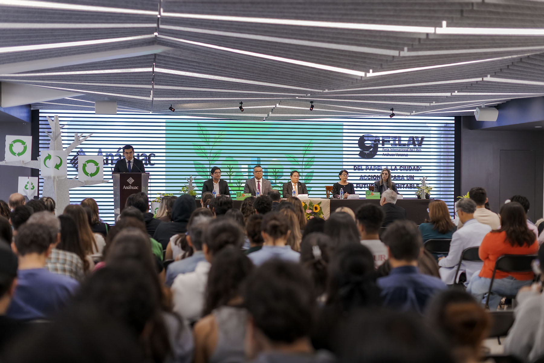 2 / 12 - 9.ª Feria Internacional del Libro Anáhuac Veracruz (FILAV)