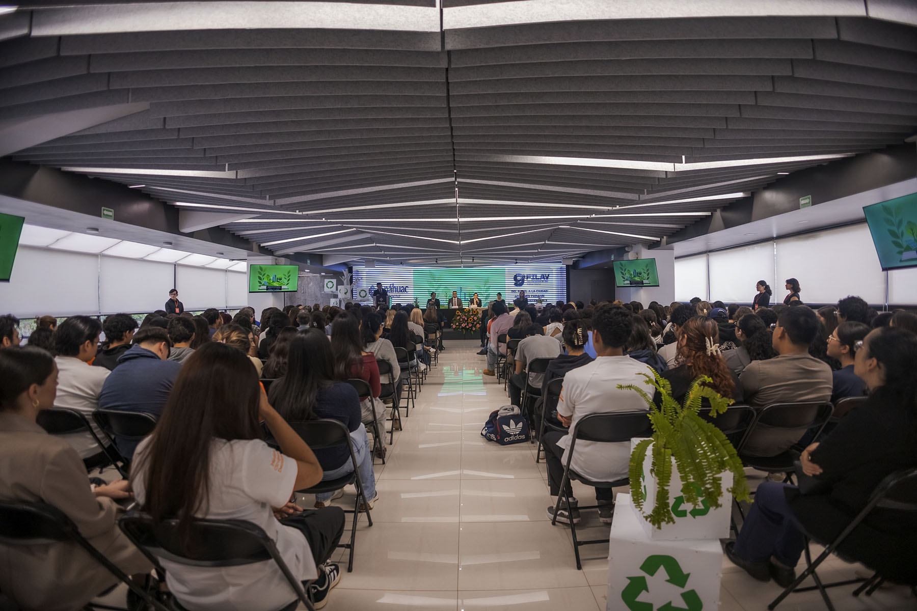 3 / 12 - 9.ª Feria Internacional del Libro Anáhuac Veracruz (FILAV)
