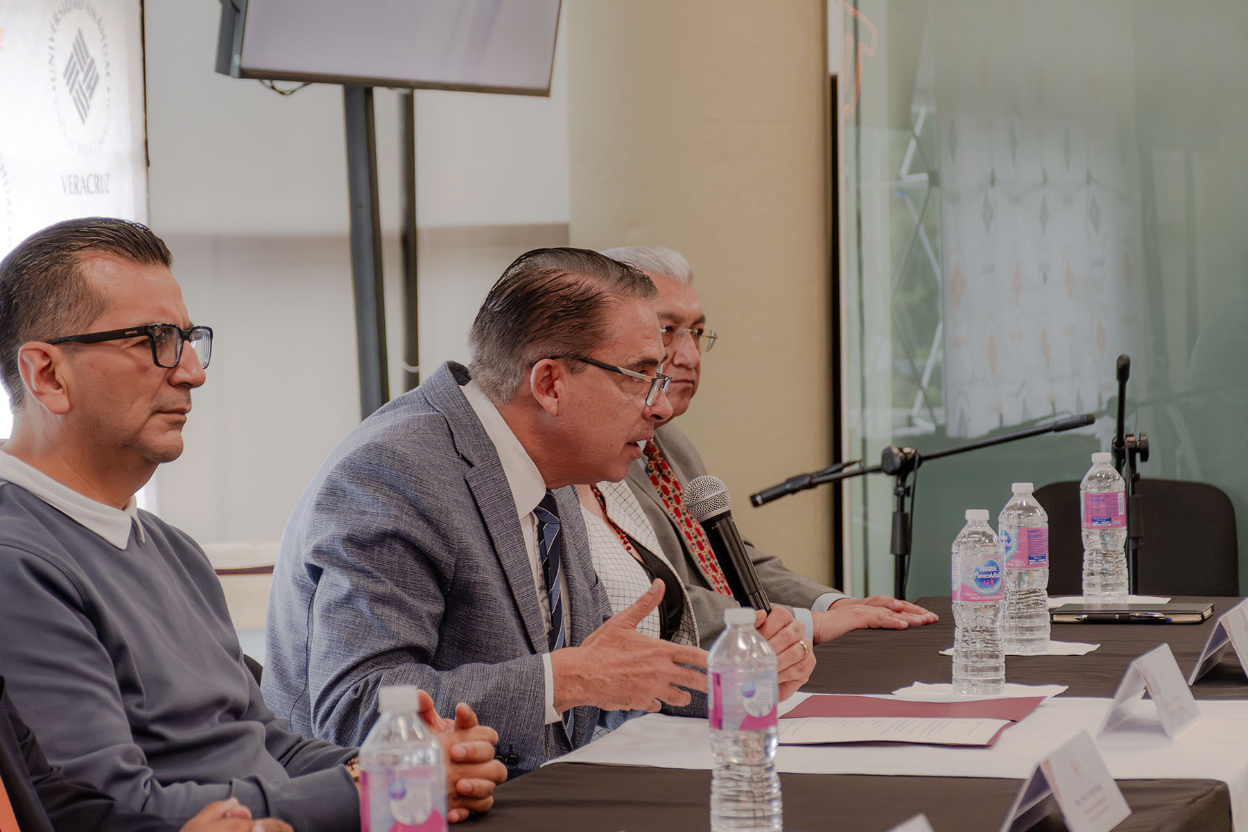 4 / 76 - Ceremonia de Clausura de Diplomados 4 / 76 - Ceremonia de Clausura de Diplomados