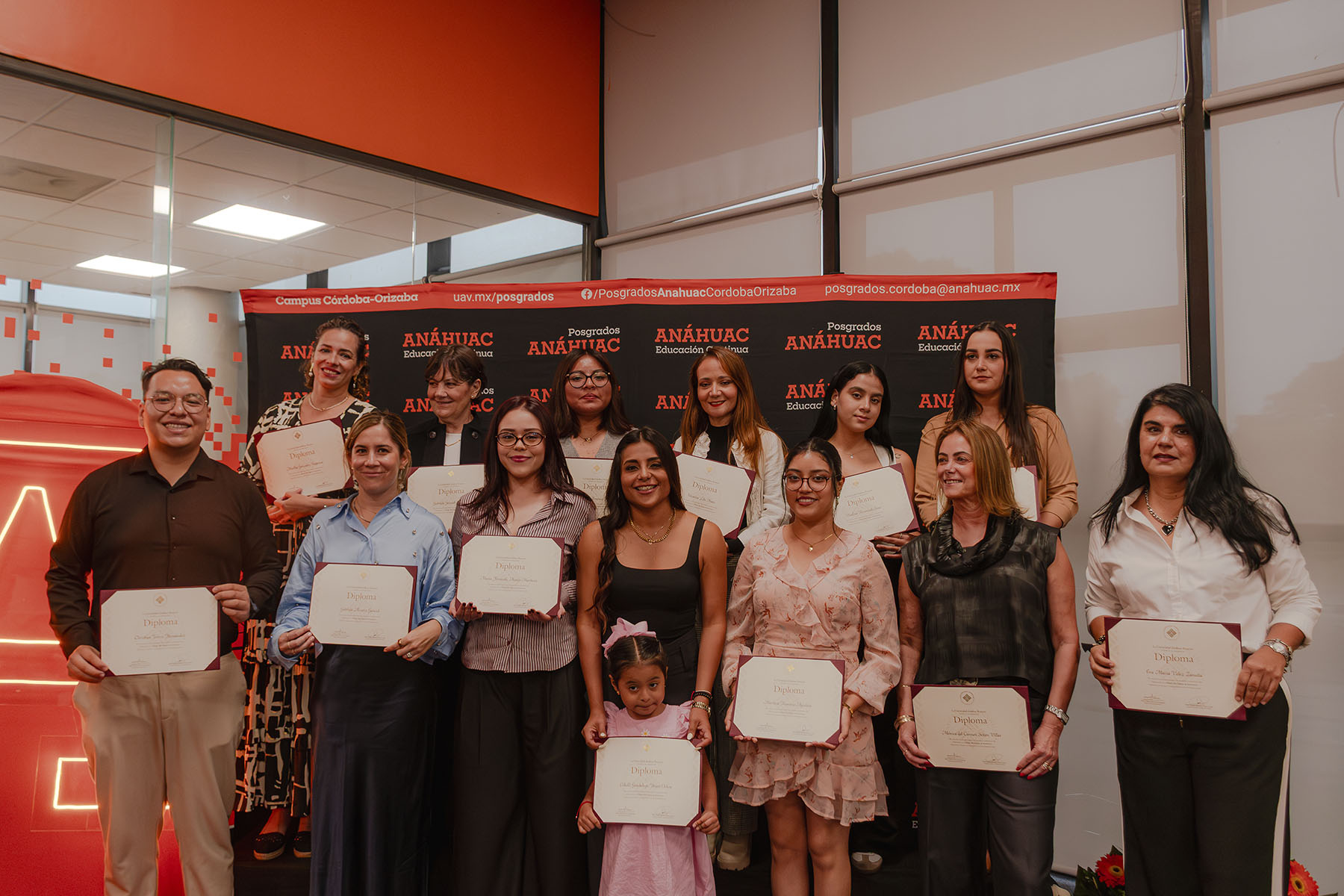 10 / 76 - Ceremonia de Clausura de Diplomados 10 / 76 - Ceremonia de Clausura de Diplomados