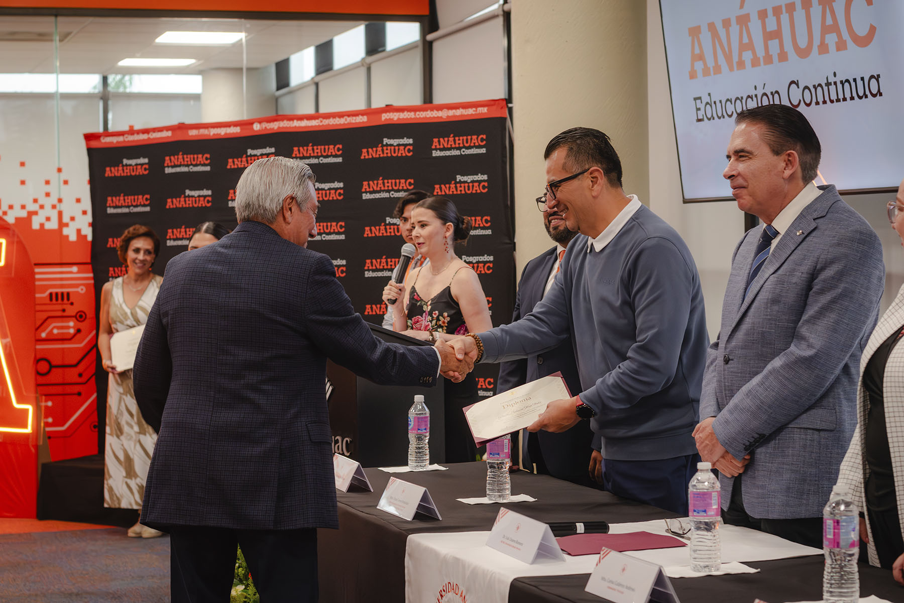 40 / 76 - Ceremonia de Clausura de Diplomados 40 / 76 - Ceremonia de Clausura de Diplomados