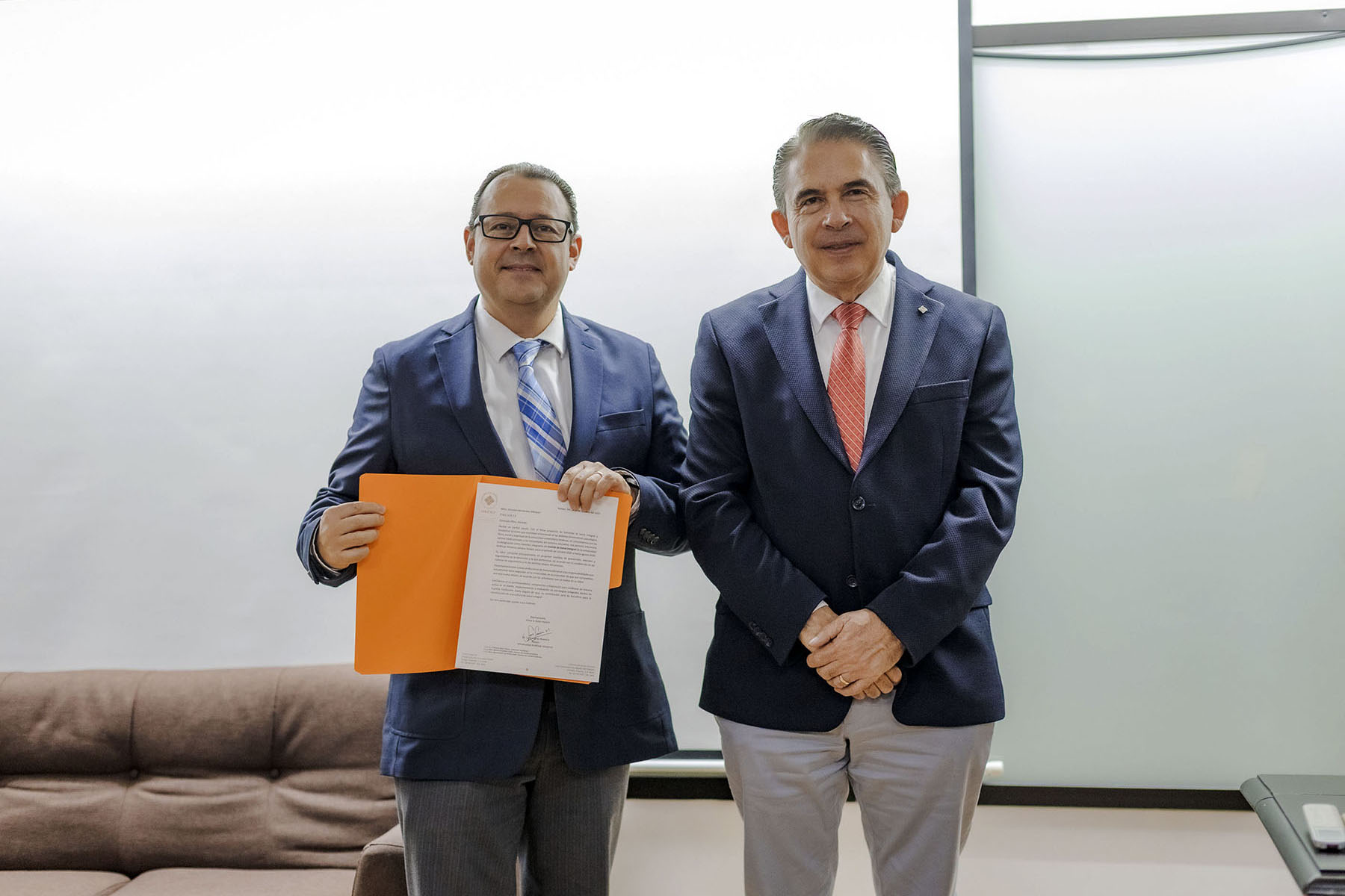 7 / 14 - Comité del Modelo de Salud Integral: Entrega de Nombramientos 7 / 14 - Comité del Modelo de Salud Integral: Entrega de Nombramientos