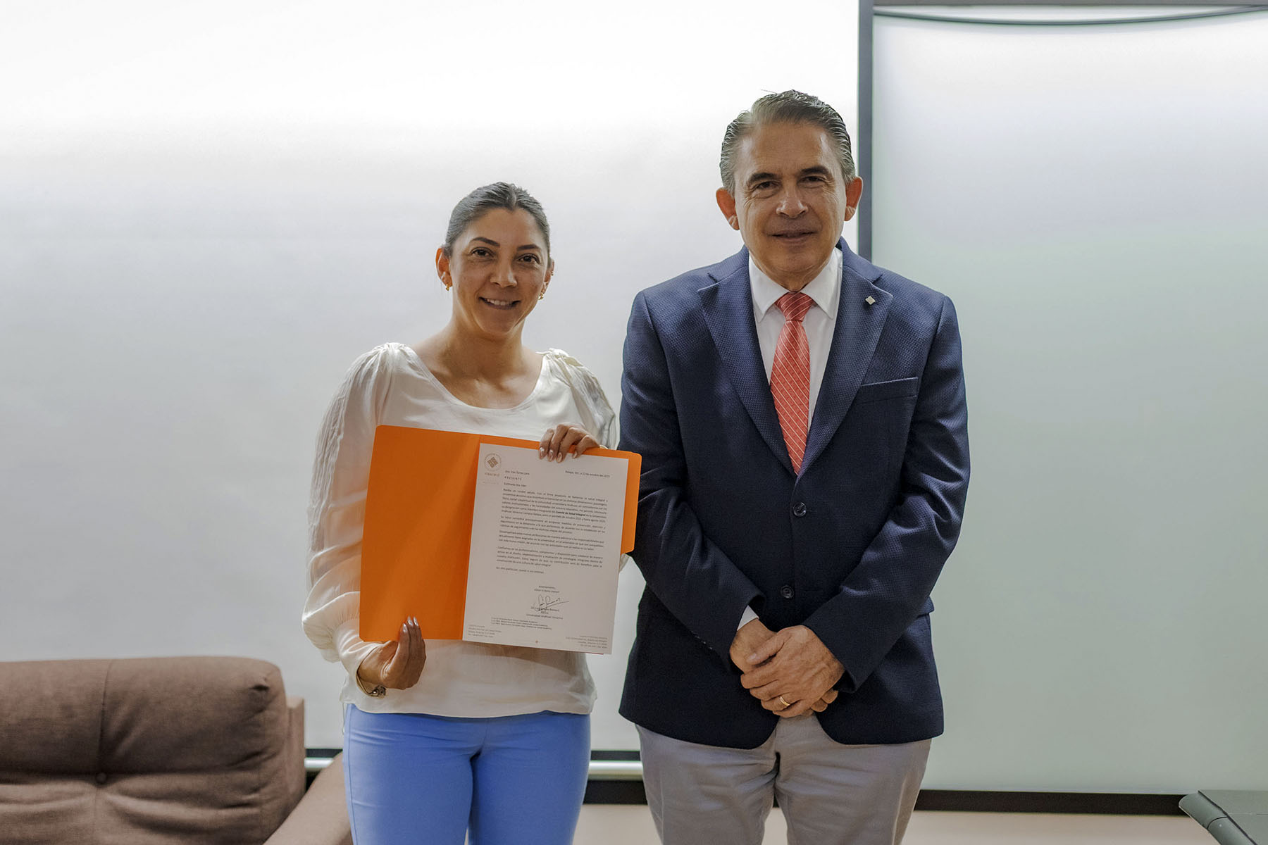 8 / 14 - Comité del Modelo de Salud Integral: Entrega de Nombramientos 8 / 14 - Comité del Modelo de Salud Integral: Entrega de Nombramientos