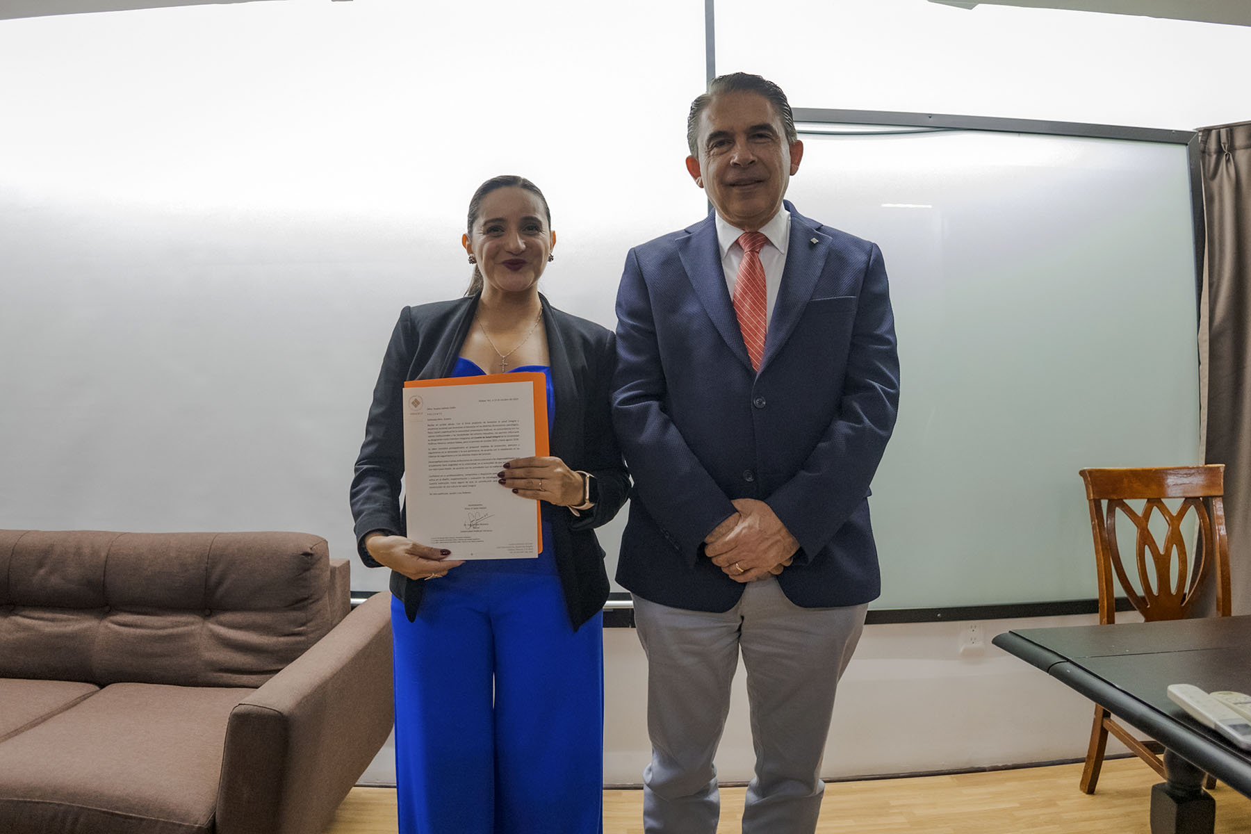 13 / 14 - Comité del Modelo de Salud Integral: Entrega de Nombramientos 13 / 14 - Comité del Modelo de Salud Integral: Entrega de Nombramientos