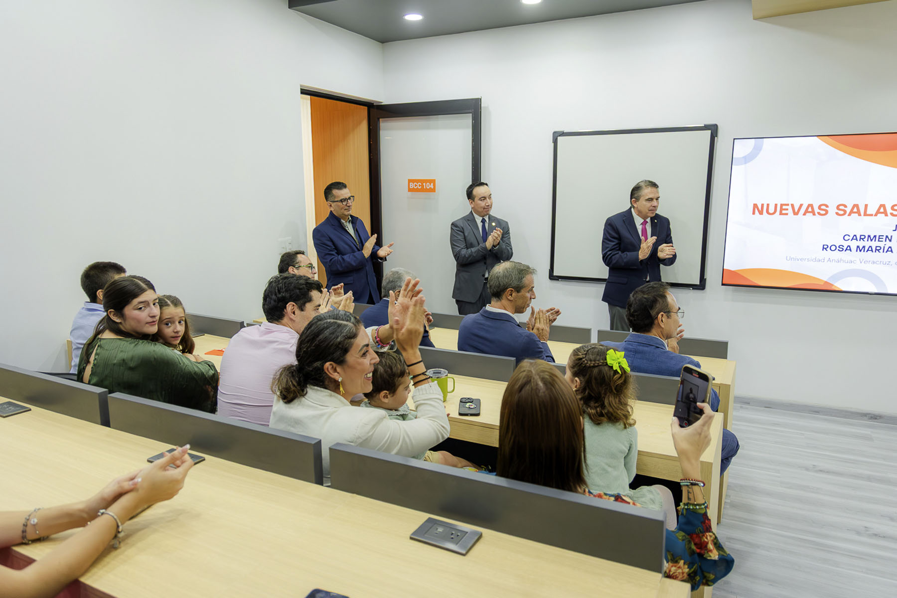9 / 16 - Instauración de los Nuevos Salones de Posgrado y Educación Continua