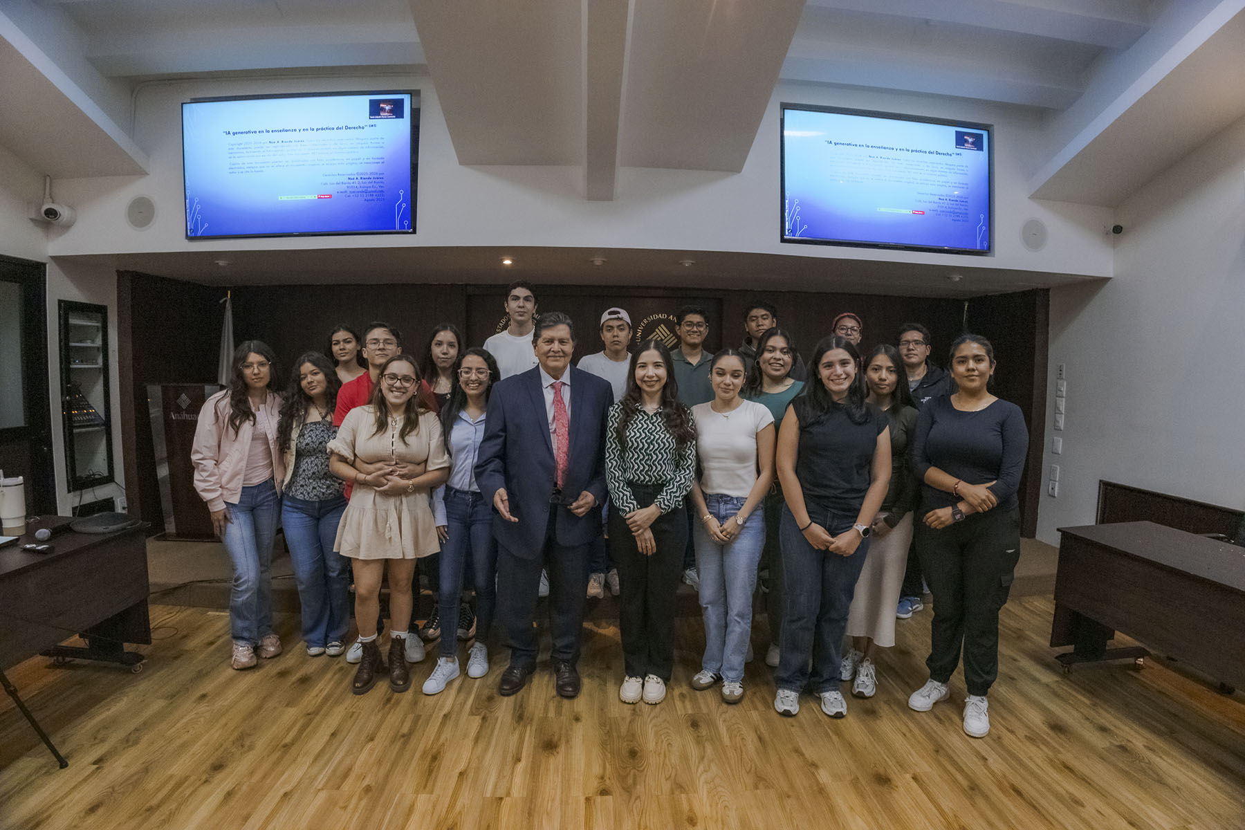 9 / 10 - Conferencia: La Inteligencia Artificial Generativa en la Enseñanza y la Práctica