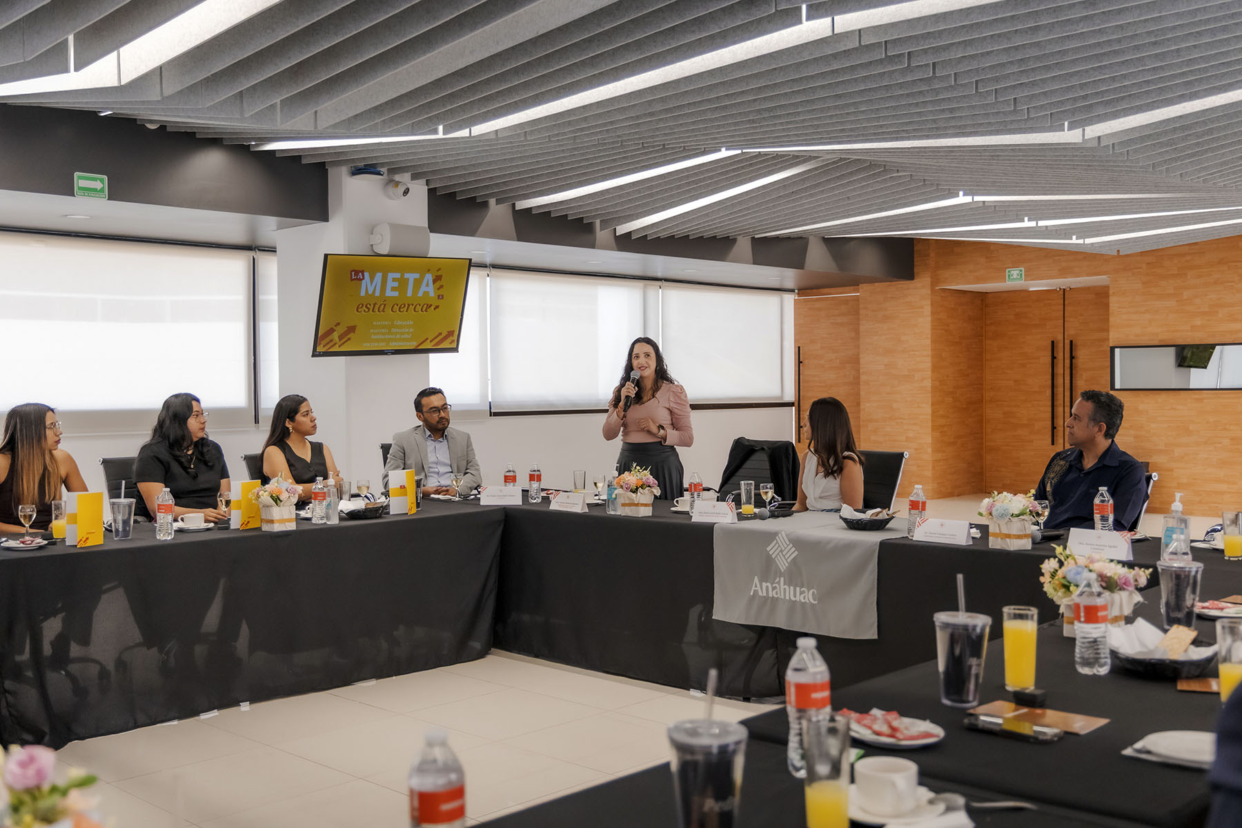 15 / 68 - La Meta Está Cerca: Clausura de Maestrías y Diplomado