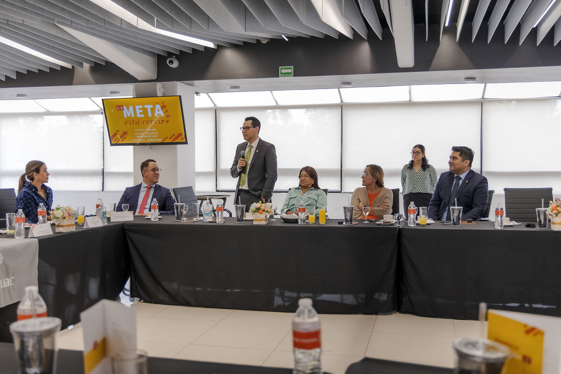 23 / 68 - La Meta Está Cerca: Clausura de Maestrías y Diplomado