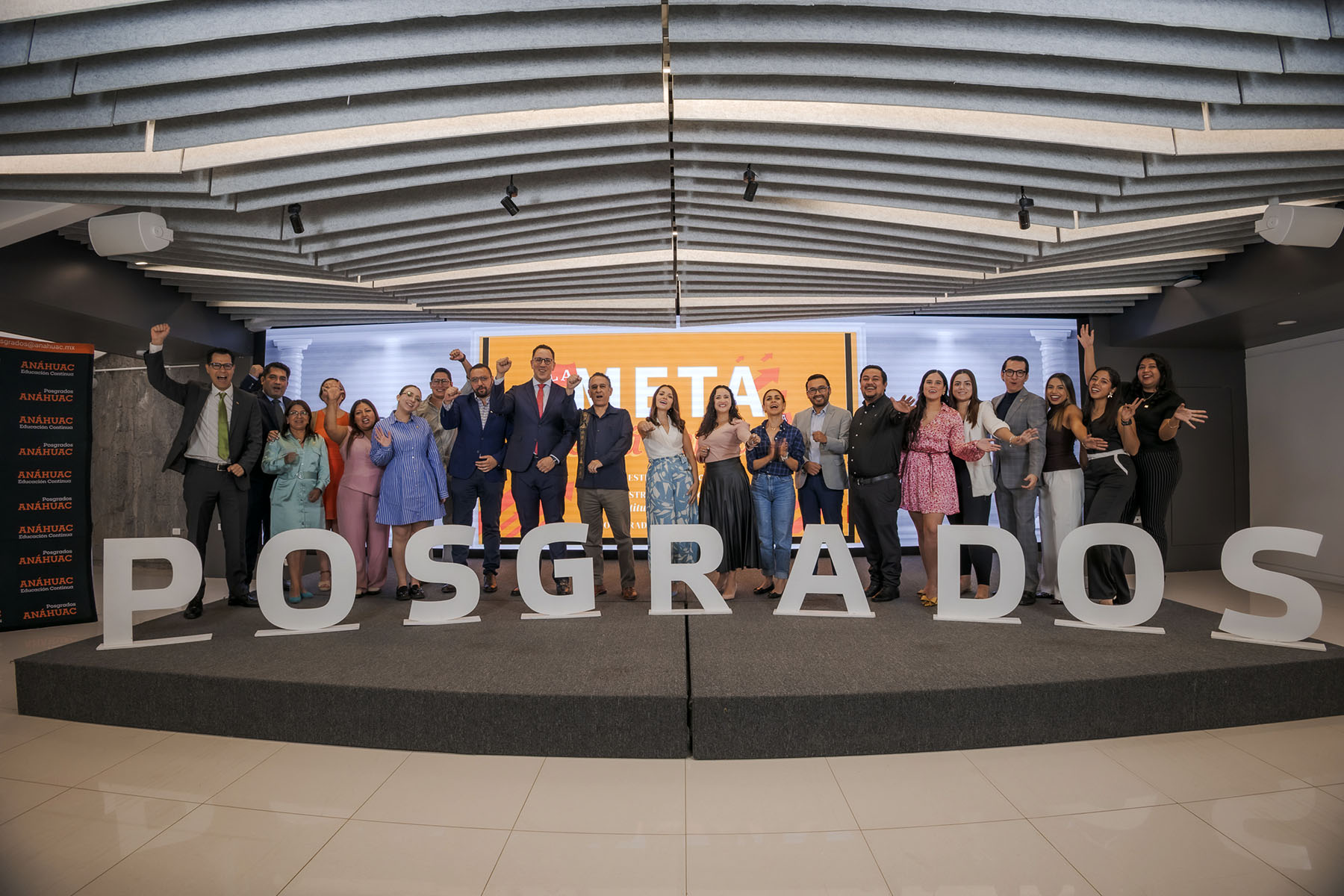 45 / 68 - La Meta Está Cerca: Clausura de Maestrías y Diplomado