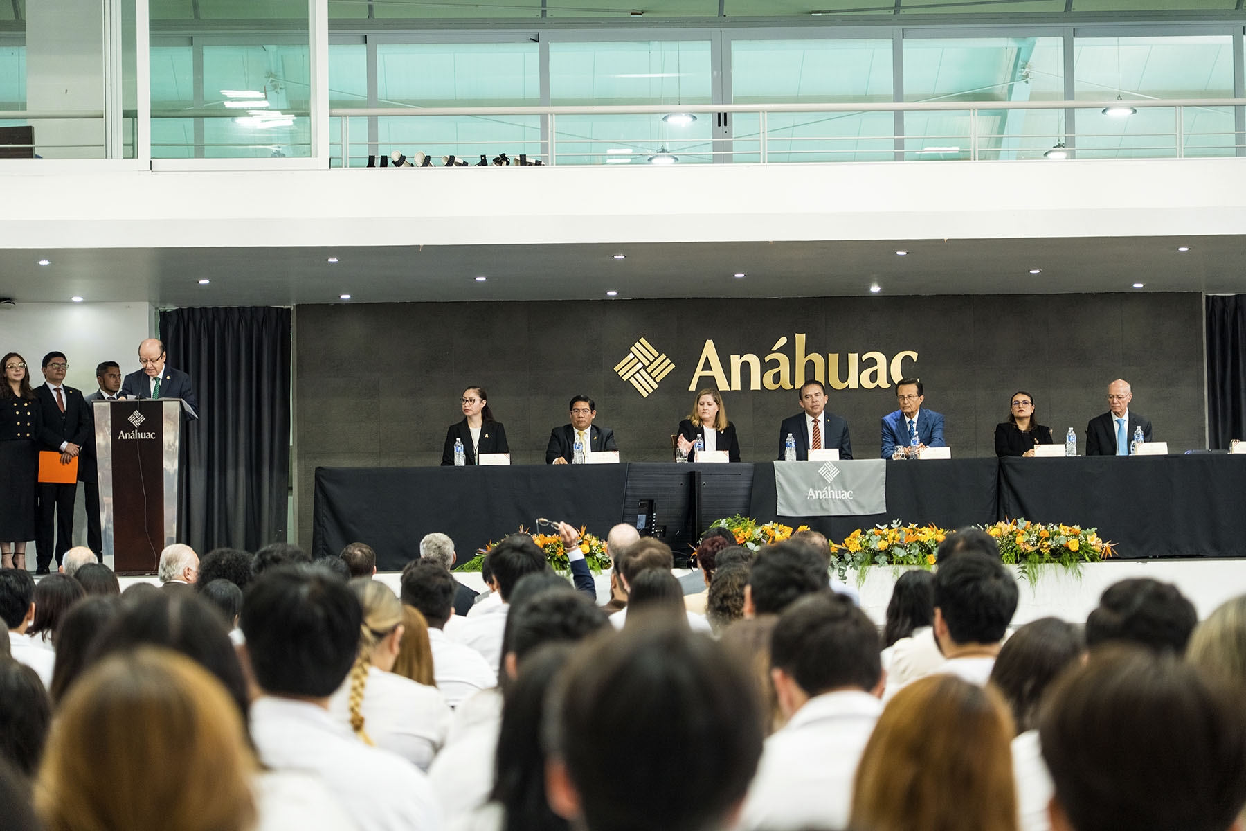 7 / 135 - Día Uno 7 / 135 - Día Uno