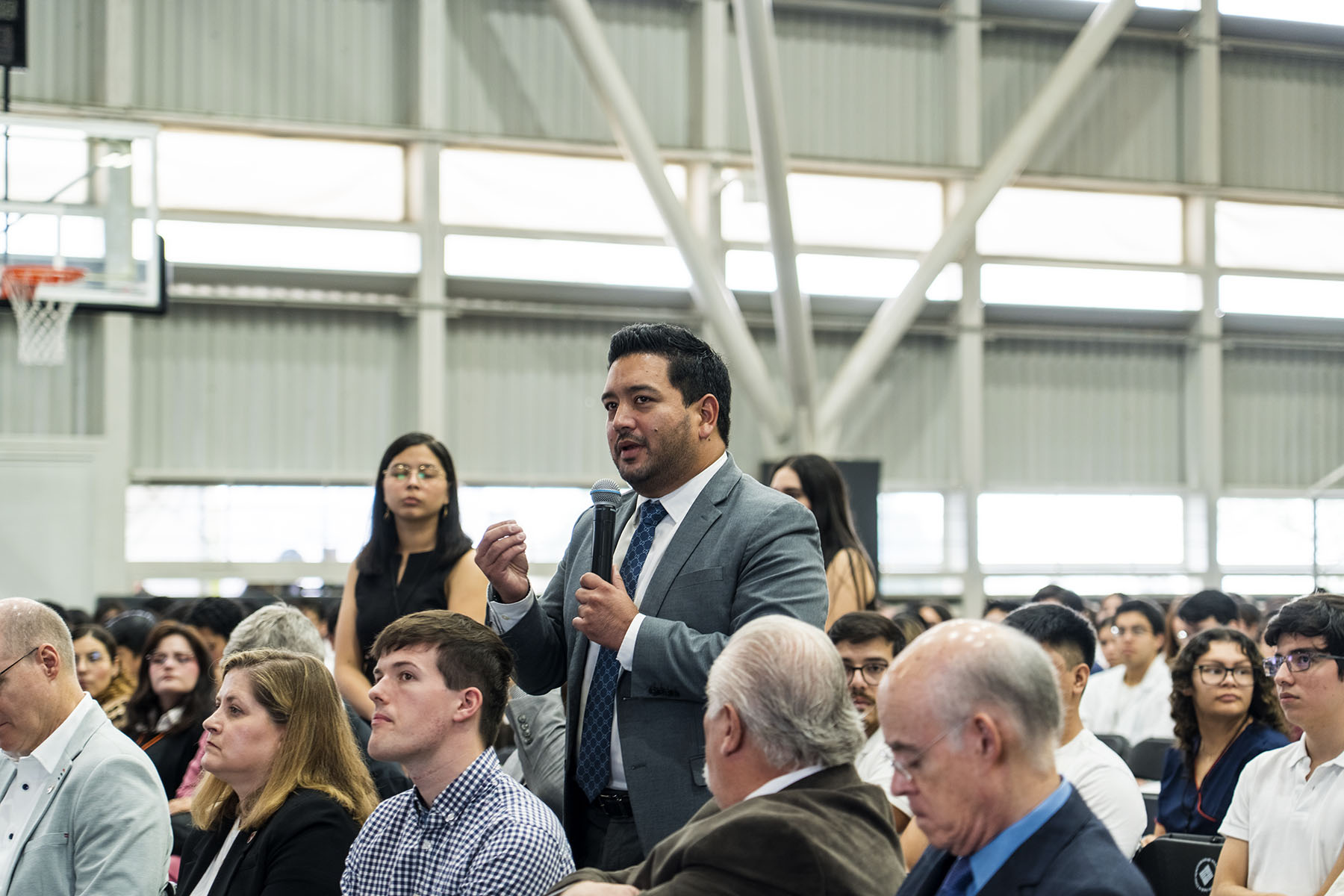 21 / 135 - Día Uno 21 / 135 - Día Uno