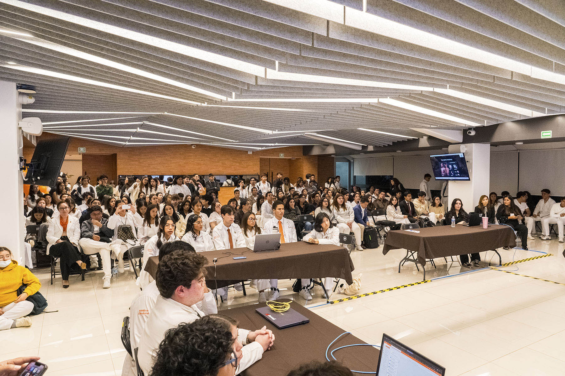 76 / 135 - Día Dos 76 / 135 - Día Dos