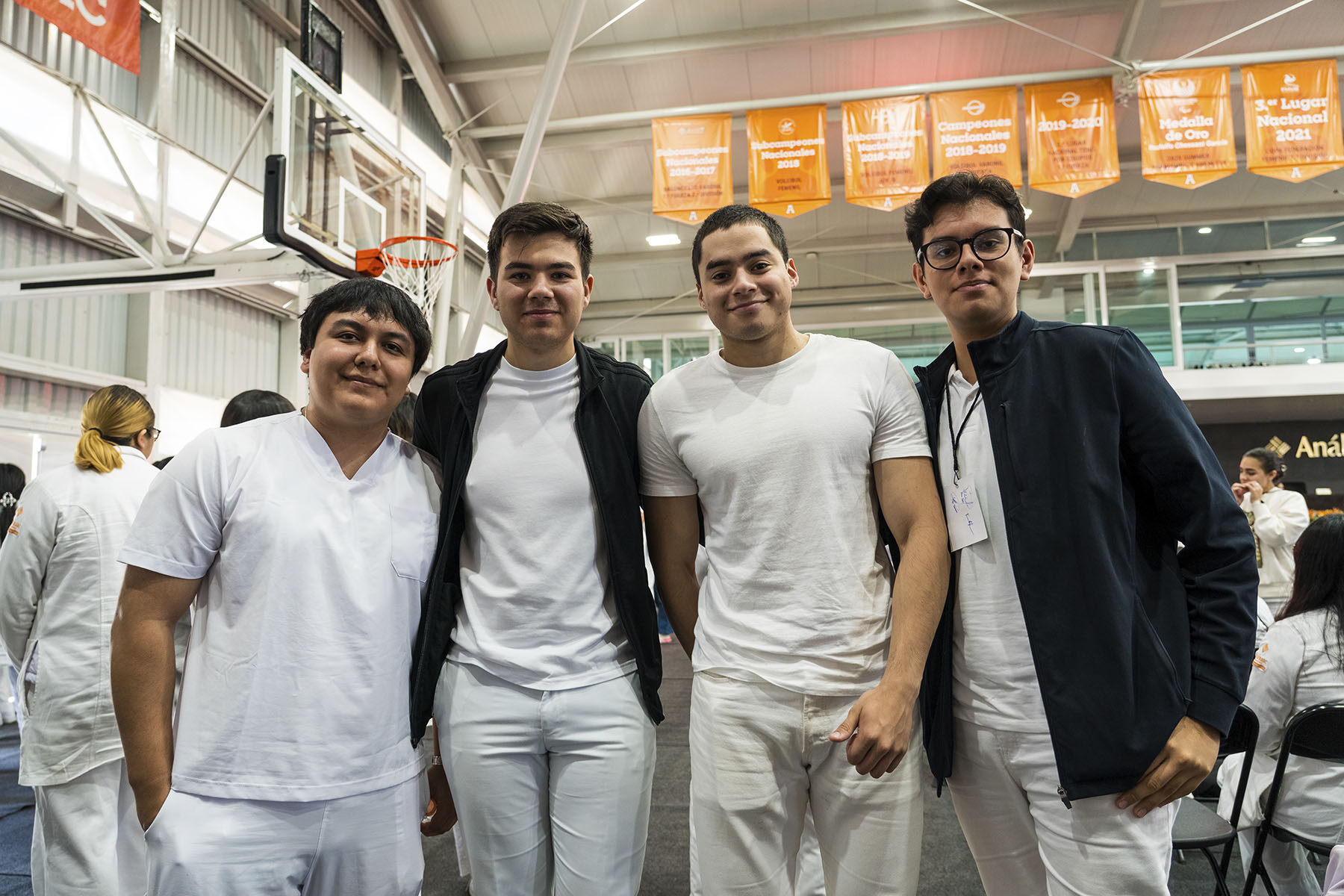 105 / 135 - Día Tres 105 / 135 - Día Tres