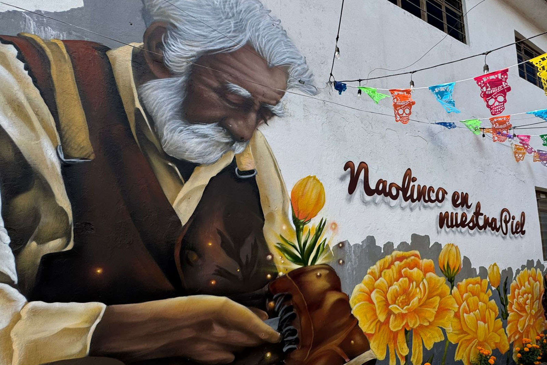 4 / 7 - Viviendo las Tradiciones: Alumnos Visitan Naolinco en el Día de Muertos 4 / 7 - Viviendo las Tradiciones: Alumnos Visitan Naolinco en el Día de Muertos