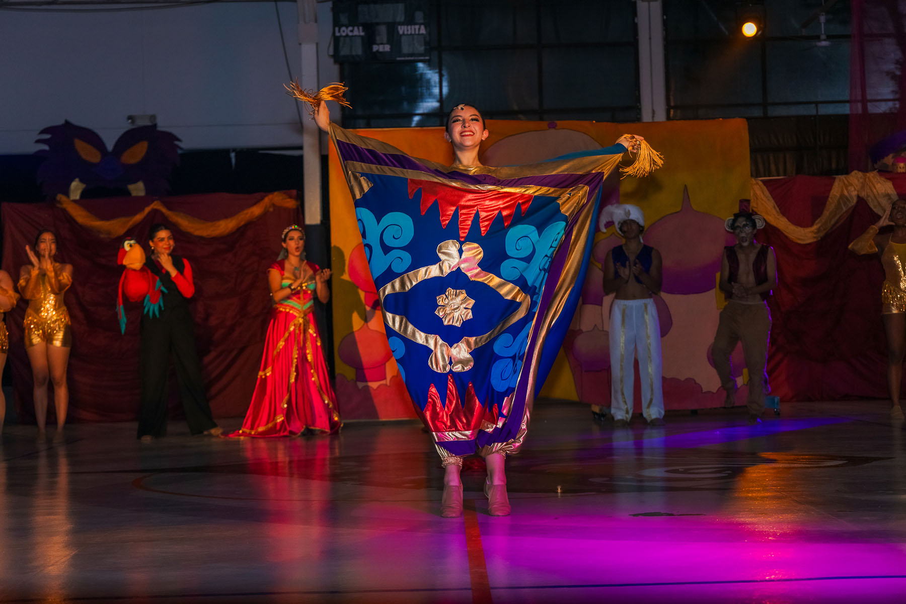 53 / 91 - Arte y Cultura 53 / 91 - Arte y Cultura