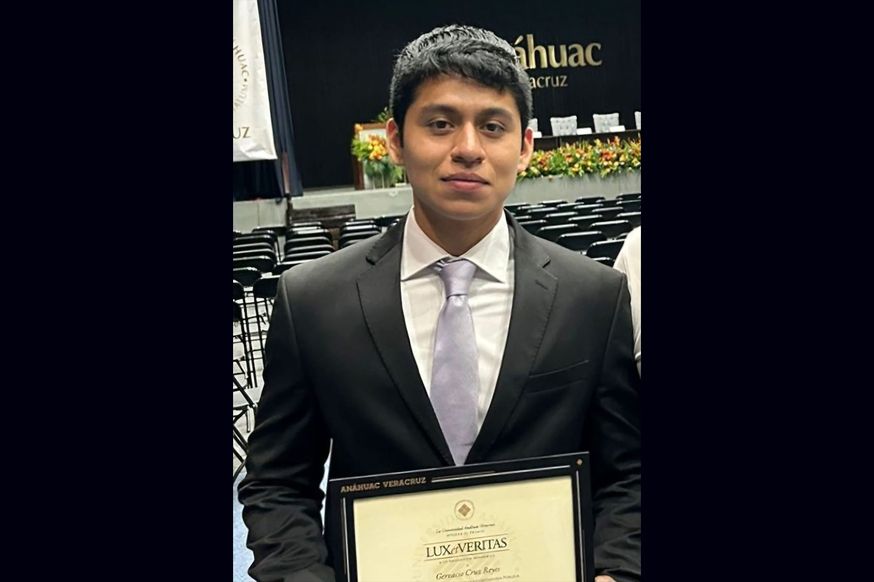 3 / 3 - Primera Generación de Egresados Logra Resultados Destacados en el EGEL 3 / 3 - Primera Generación de Egresados Logra Resultados Destacados en el EGEL