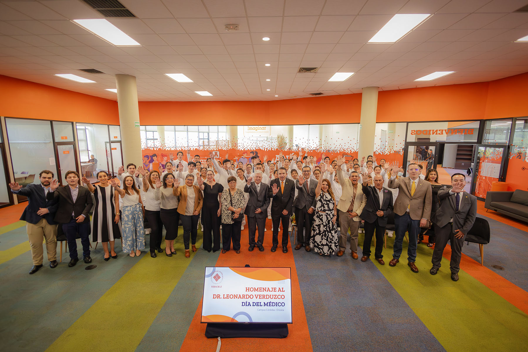 31 / 40 - Homenaje al Dr. Leonardo Verduzco Rodríguez en el Marco del Día del Médico 31 / 40 - Homenaje al Dr. Leonardo Verduzco Rodríguez en el Marco del Día del Médico