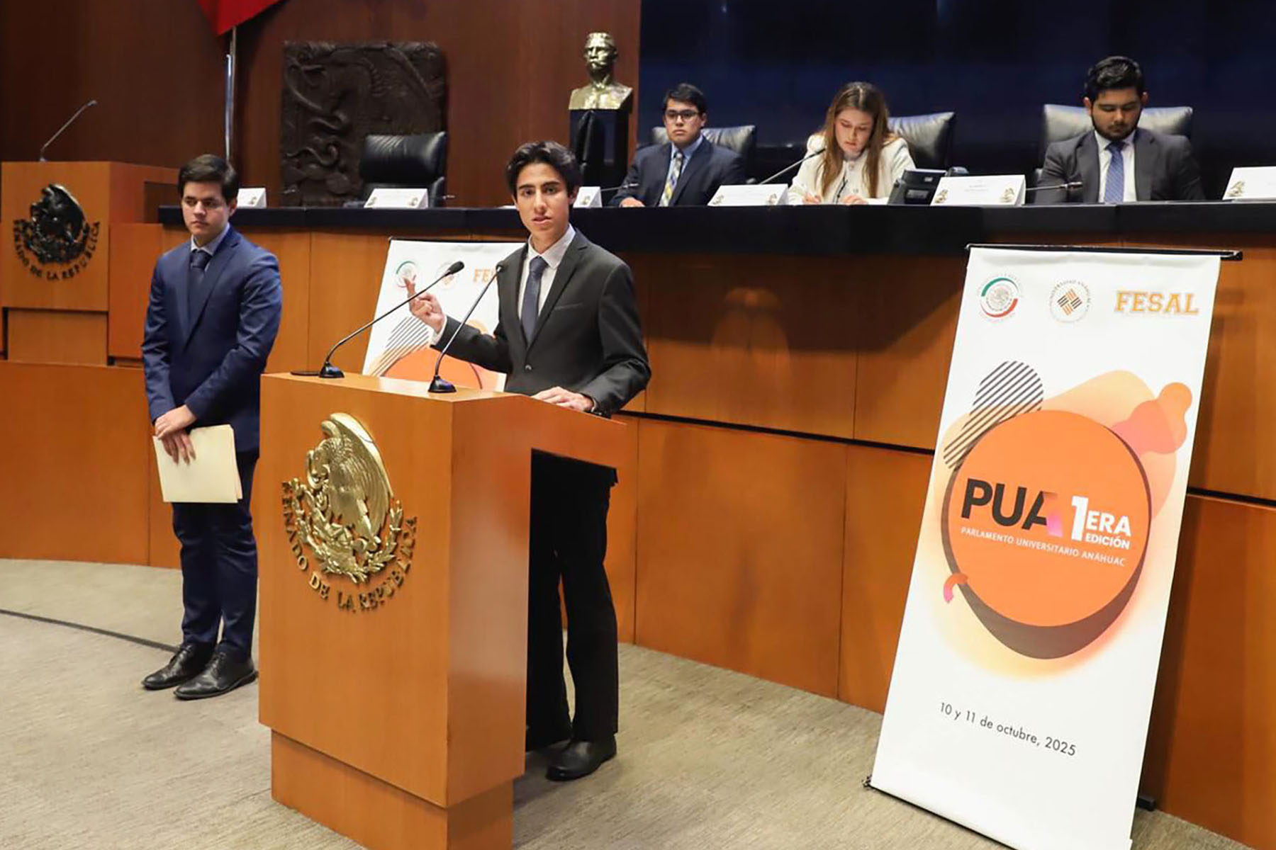 5 / 10 - Primer Parlamento Universitario de la Red Anáhuac en el Senado de la República 5 / 10 - Primer Parlamento Universitario de la Red Anáhuac en el Senado de la República