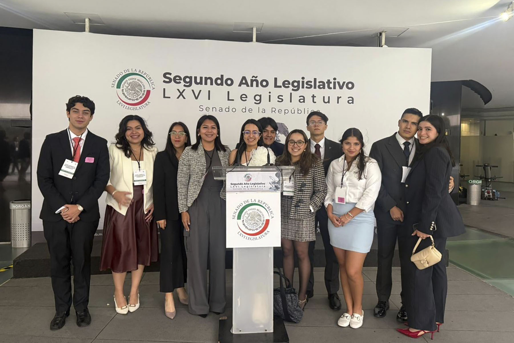 10 / 10 - Primer Parlamento Universitario de la Red Anáhuac en el Senado de la República 10 / 10 - Primer Parlamento Universitario de la Red Anáhuac en el Senado de la República