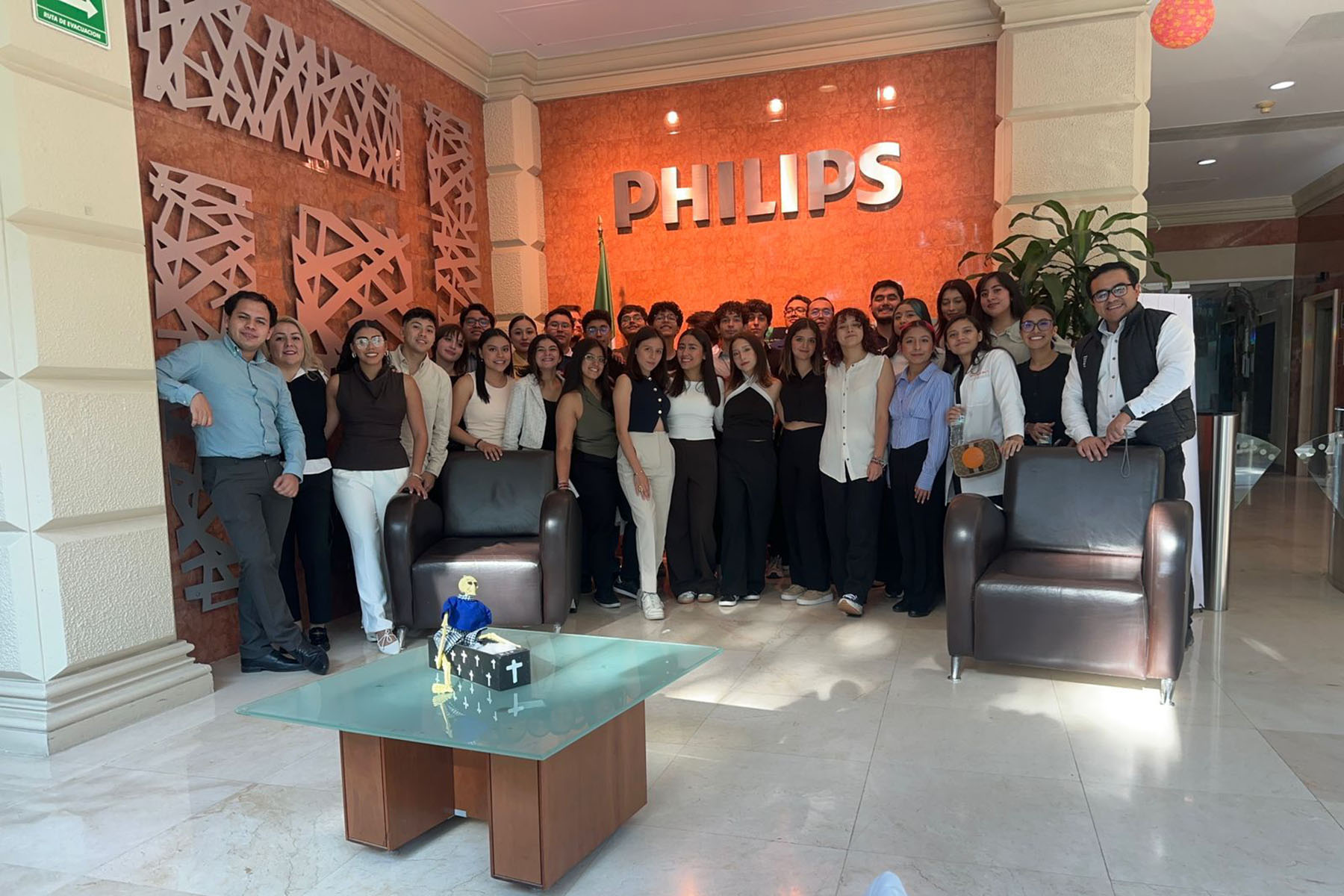 5 / 5 - Alumnos Visitan el Instituto Nacional de Rehabilitación y la Empresa Philips México 5 / 5 - Alumnos Visitan el Instituto Nacional de Rehabilitación y la Empresa Philips México