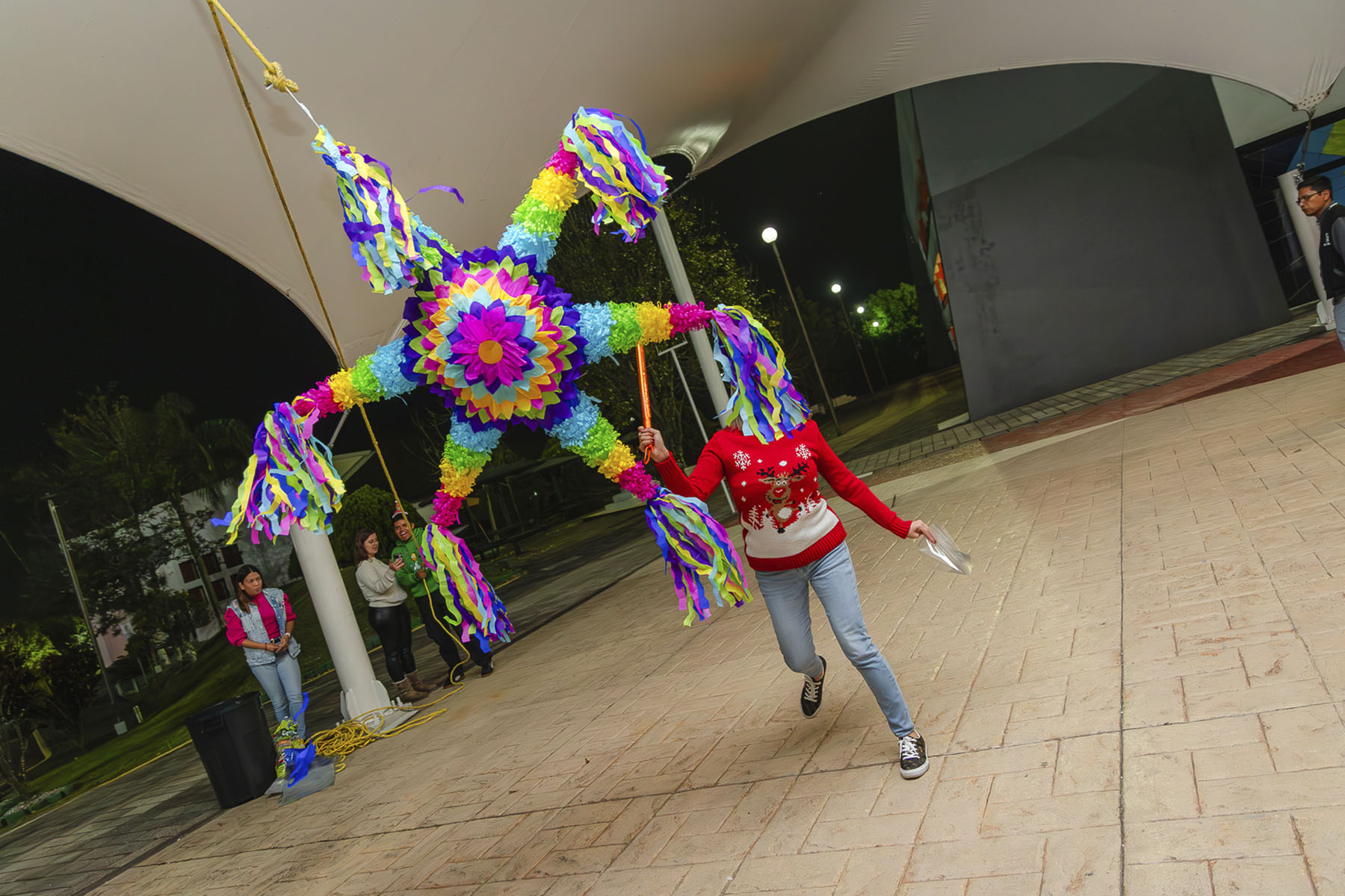 15 / 32 - Christmas Break de Posgrados 15 / 32 - Christmas Break de Posgrados