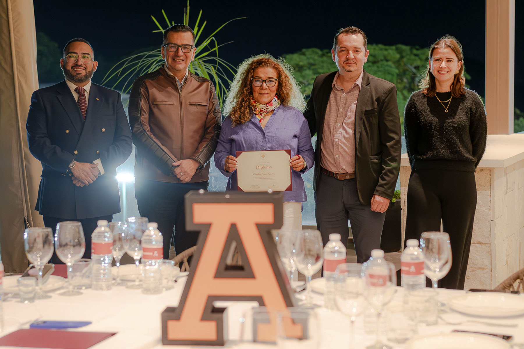 17 / 32 - Clausura del Curso en Cultura y Cata de Vinos Franceses 17 / 32 - Clausura del Curso en Cultura y Cata de Vinos Franceses