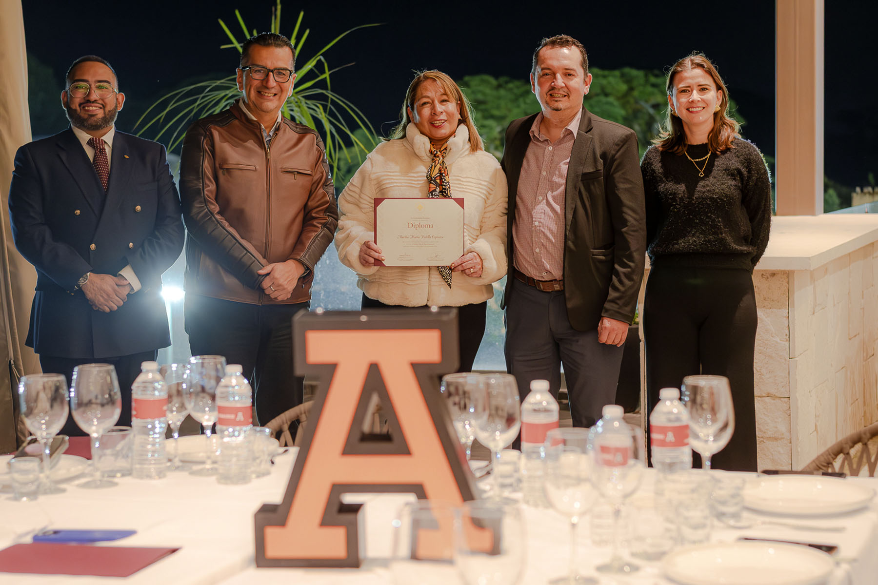 19 / 32 - Clausura del Curso en Cultura y Cata de Vinos Franceses 19 / 32 - Clausura del Curso en Cultura y Cata de Vinos Franceses